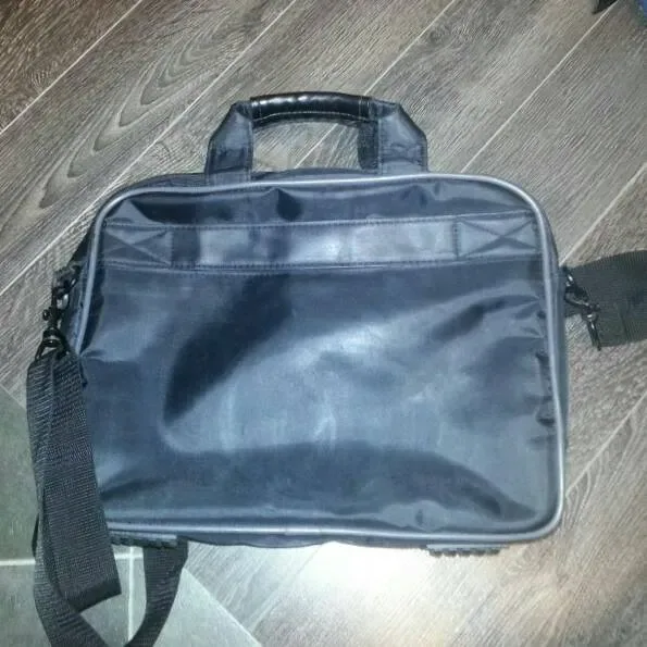 Toshiba Laptop Bag In Vegan Leather With Removable Shoulder S... - photo 3