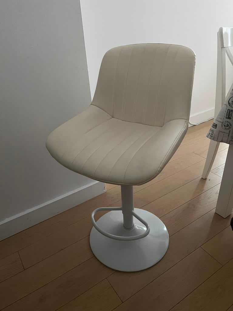 White Bar Stools (Set of 4)