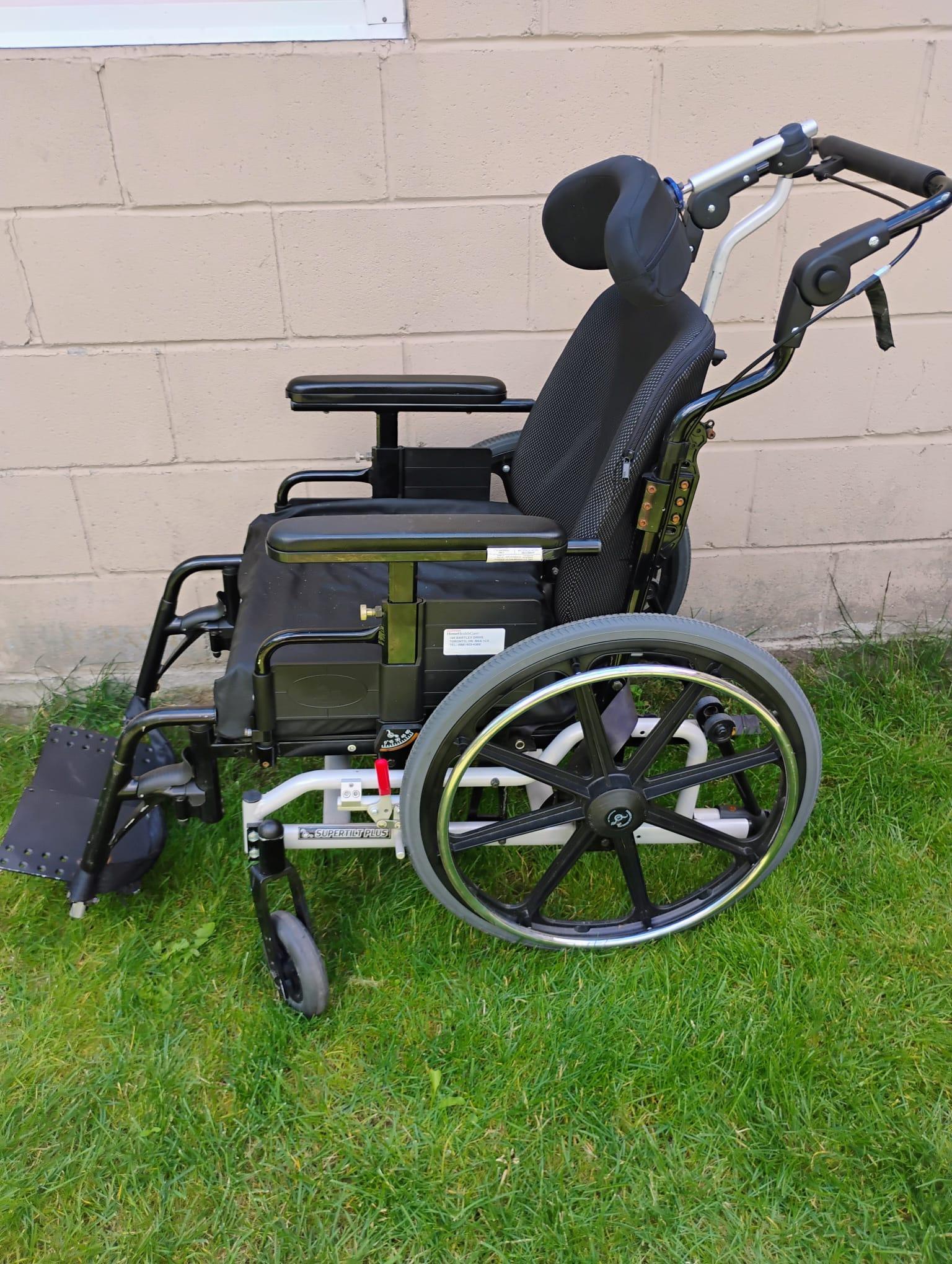 Invacare Matrx Wheelchair w/Attachments/ROHO Cushion - photo 4