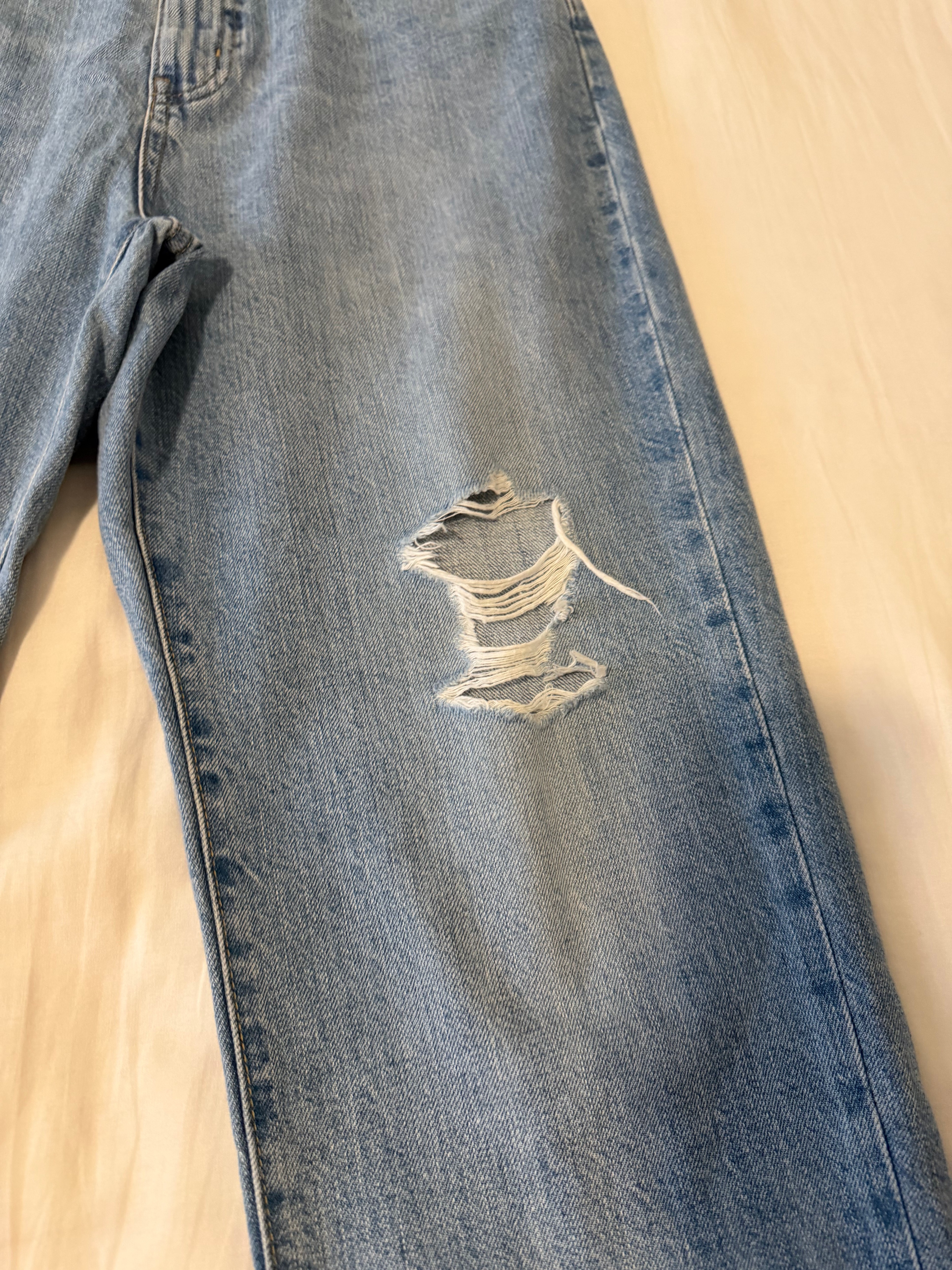 UNIQLO Women’s Light Wash Ripped Jeans – Size 26 - photo 5