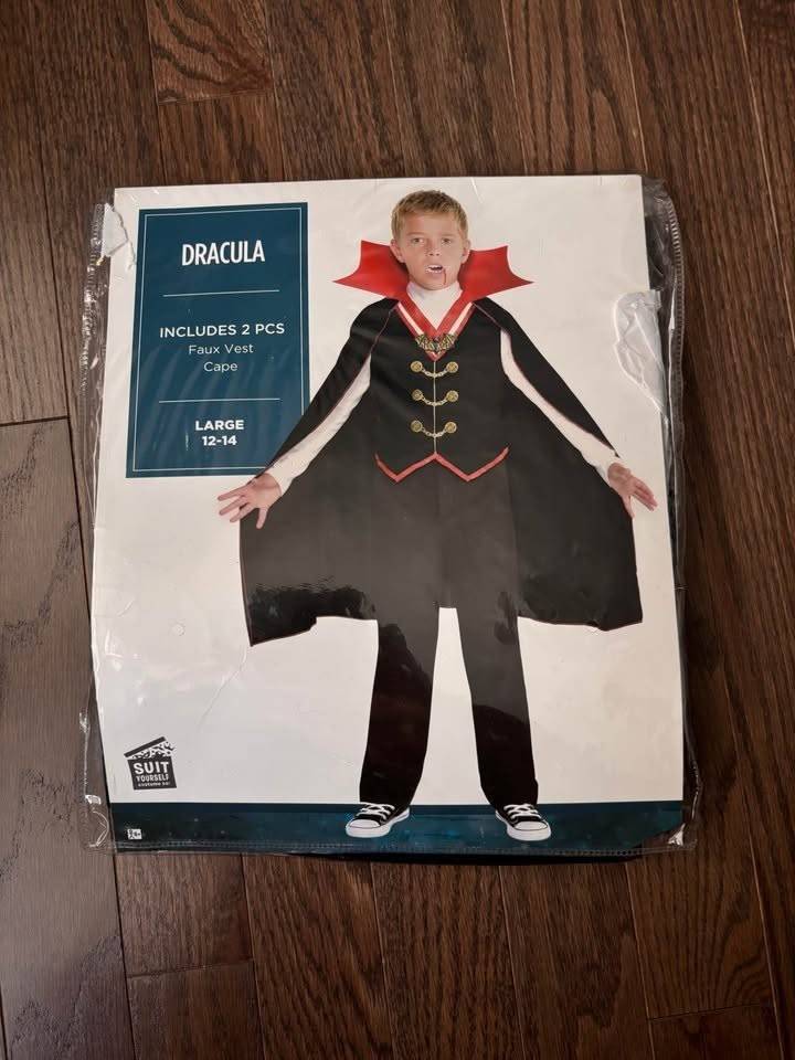 Dracula Halloween Costume (Size 12-14)