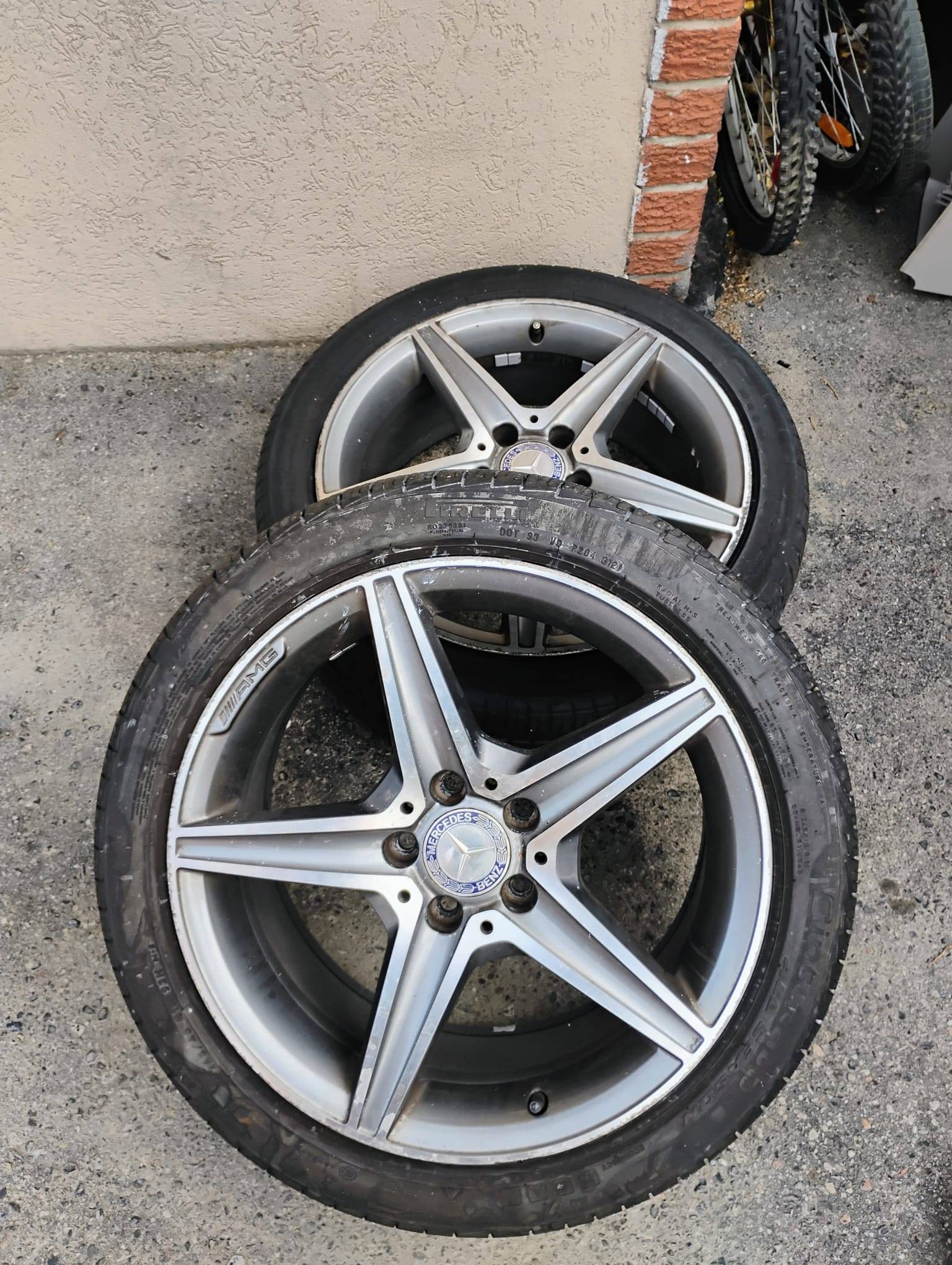 Set of 2 Mercedes 5 Star AMG Aluminum 18" Rims - photo 2
