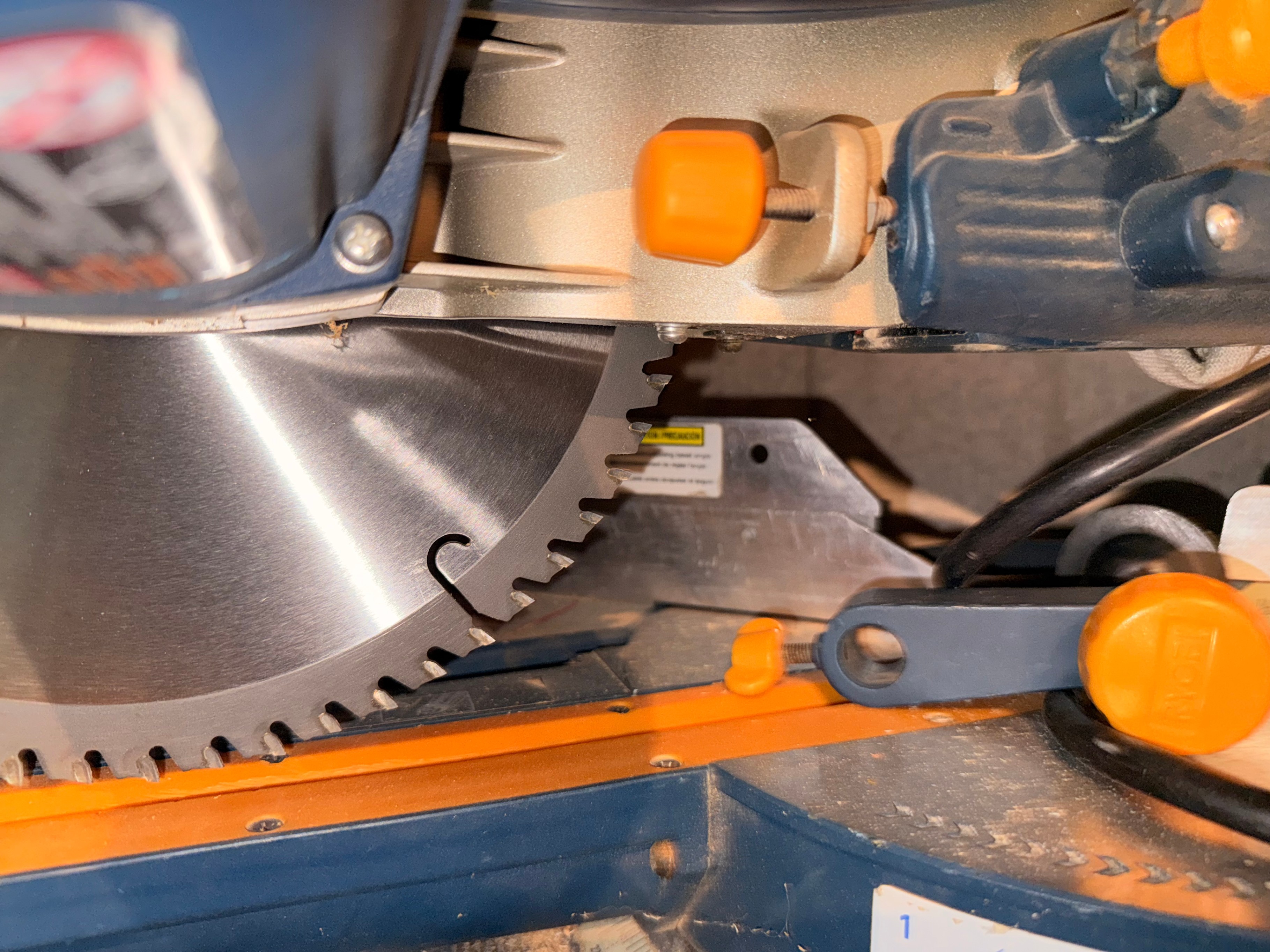 RYOBI 10 In. Sliding Mitre Saw 13 Amp - photo 2