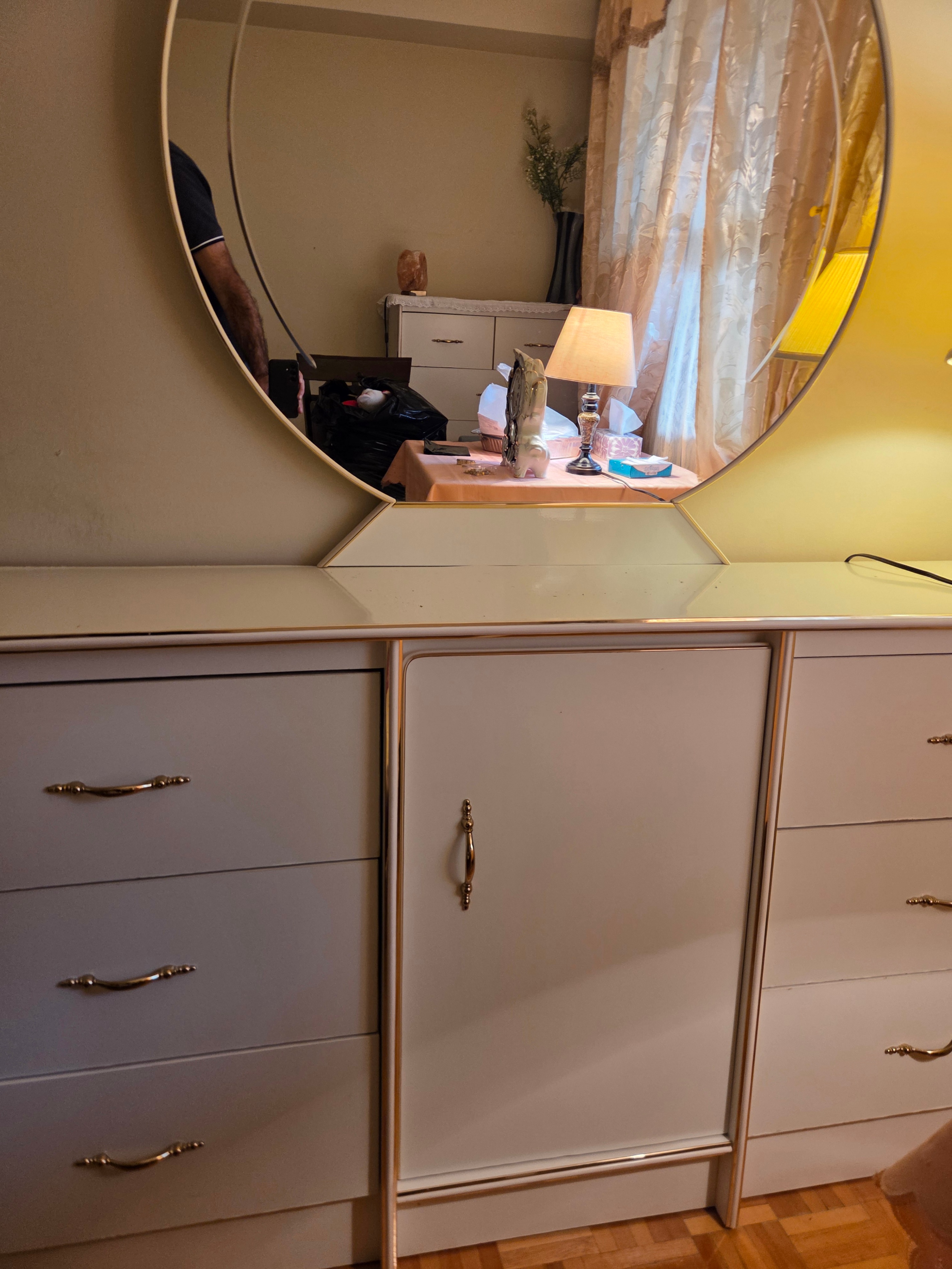 White w/Gold Accent Bedroom Dresser