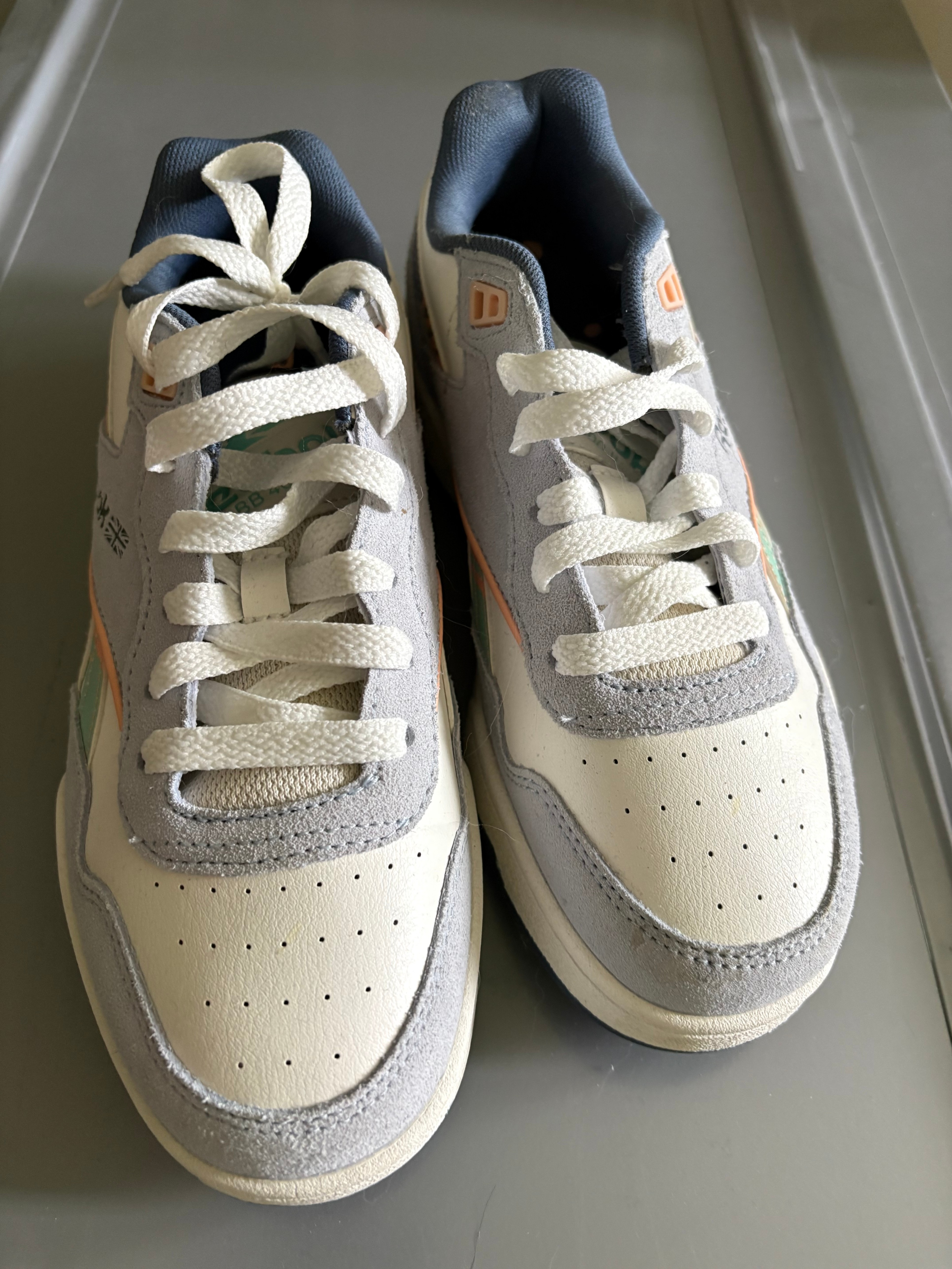 Reebok Sneakers – Grey/Cream – Kids Size US 4 (EUR 35) - photo 2