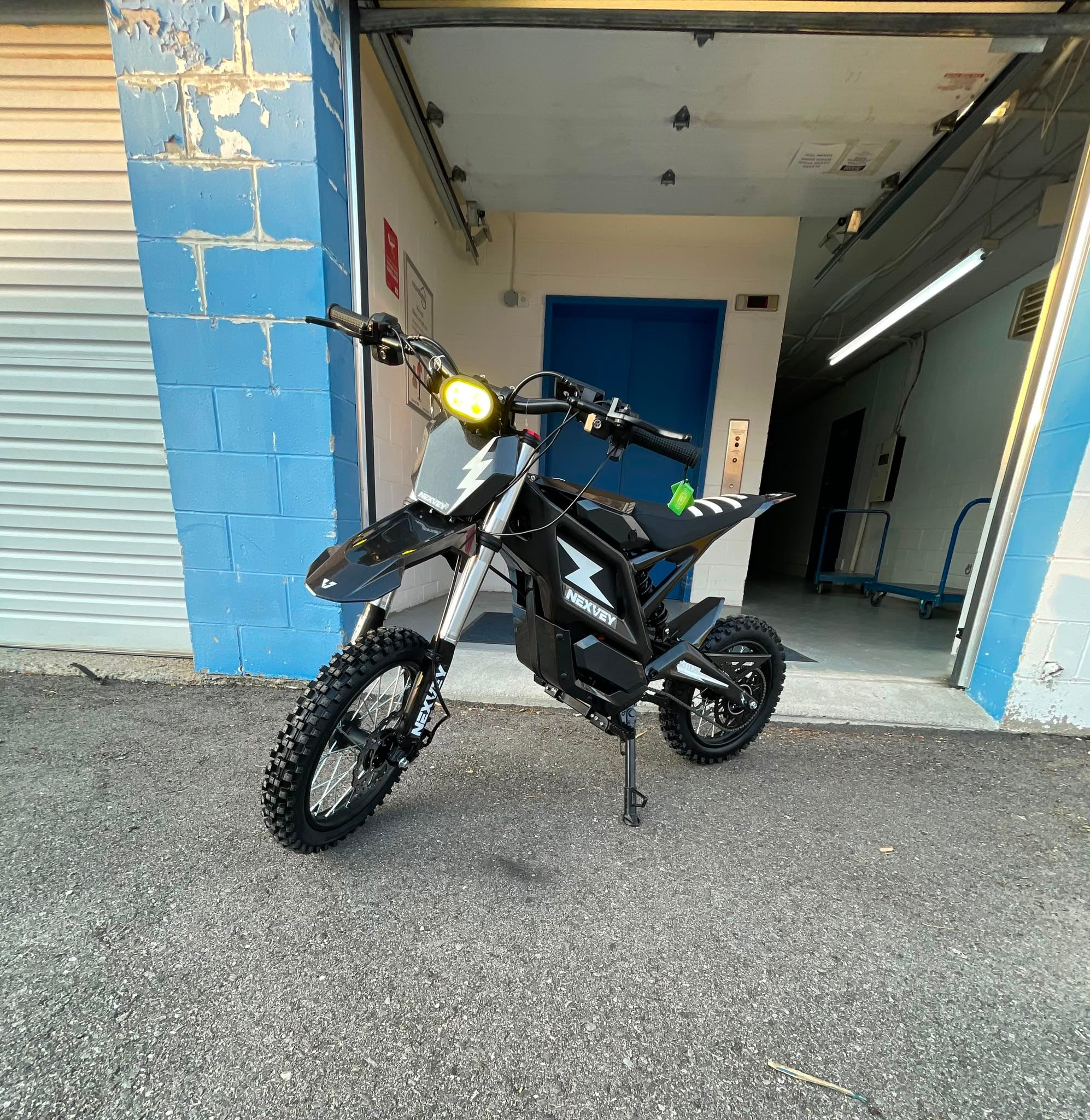Nexvey Flash Youth Electric Dirt Bike – Brand New