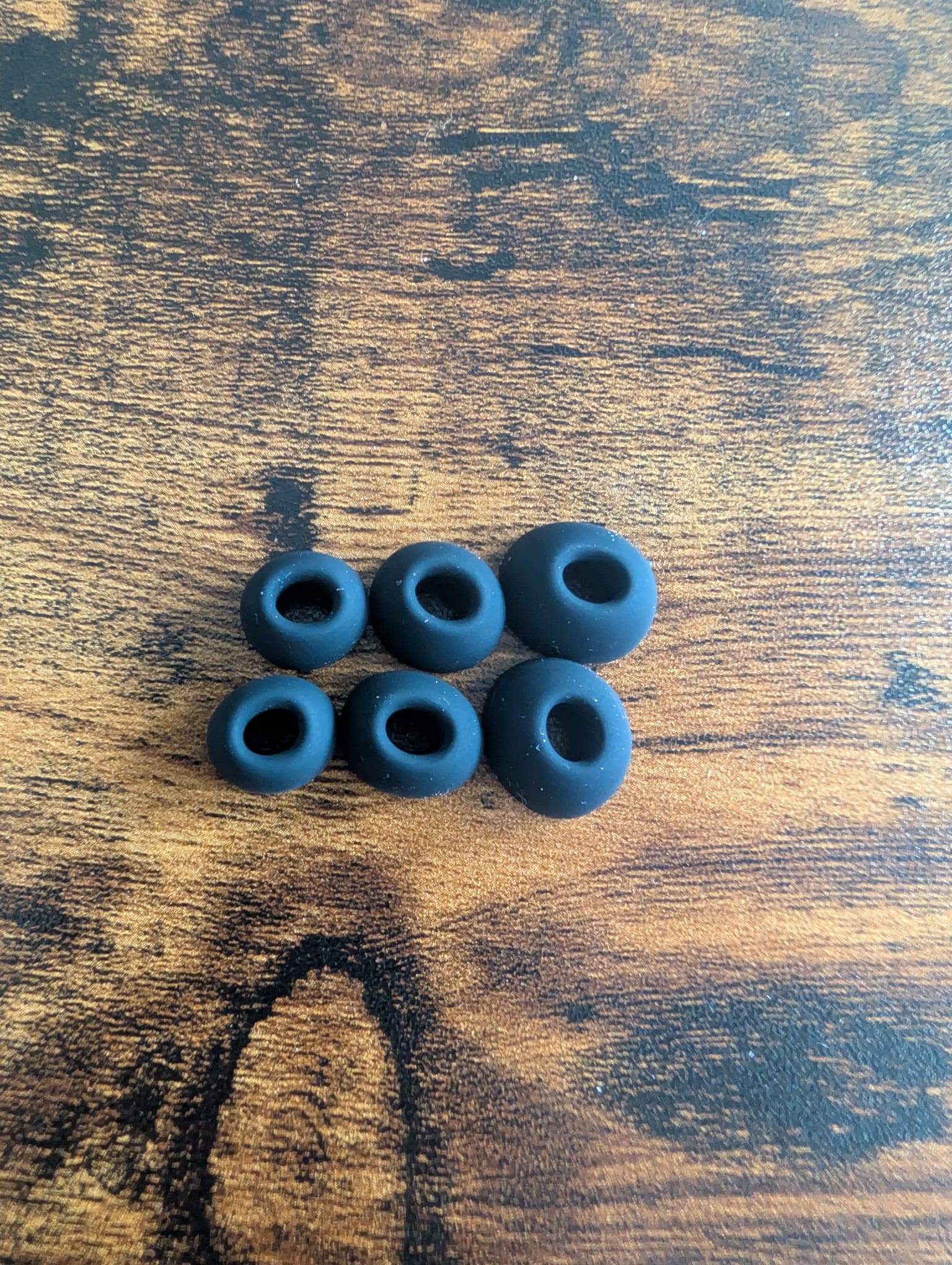 Universal Ear Tips Set – 6 Pieces (Black)