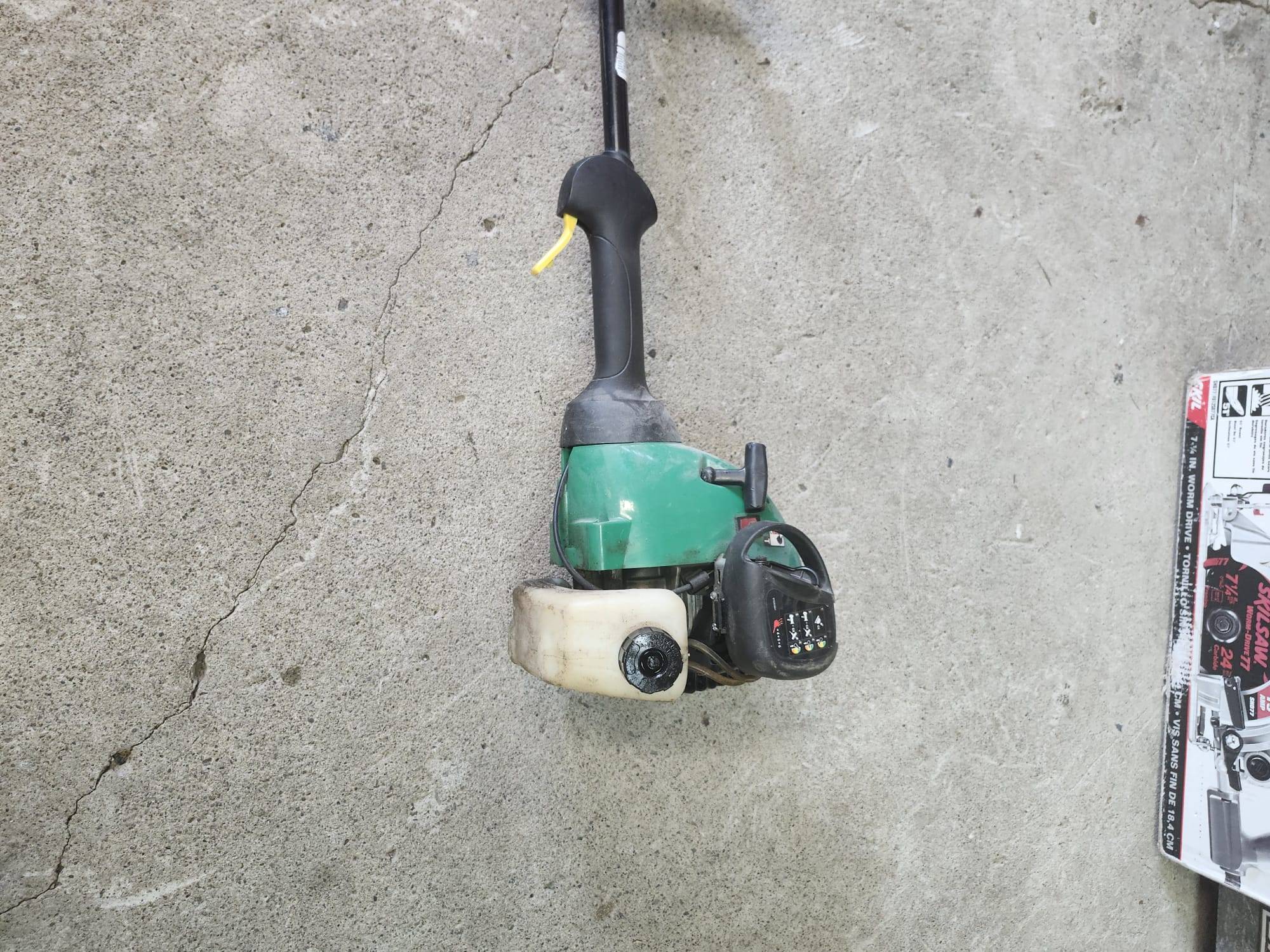 25cc gas-powered string trimmer for sale. - photo 2