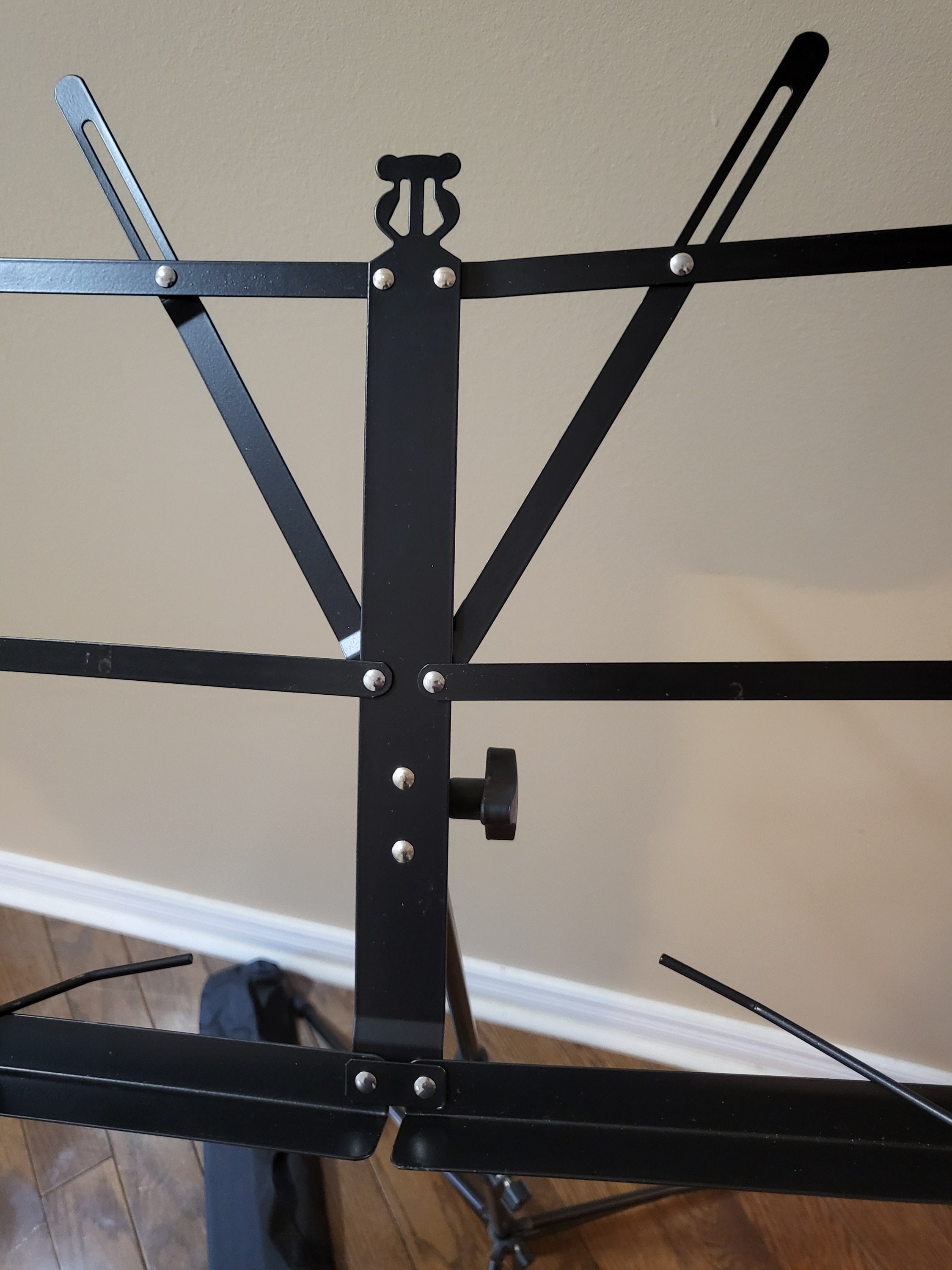 Adjustable Music Stand – Lightweight & Portable Brand New - photo 3