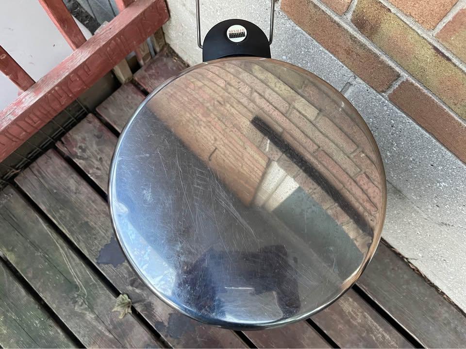 25" Tall Garbage Can with Lid and Foot Pedal - photo 2