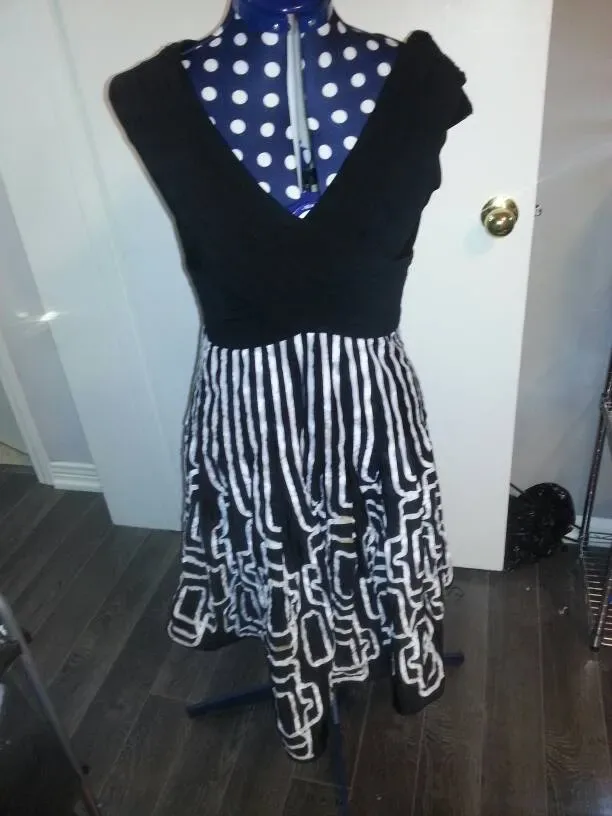 Adrianna Papell Black And White Fancy Dress