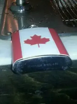 Patriotic Flask -- Red And White (Faux?) Leather In Canadian ... - photo 3