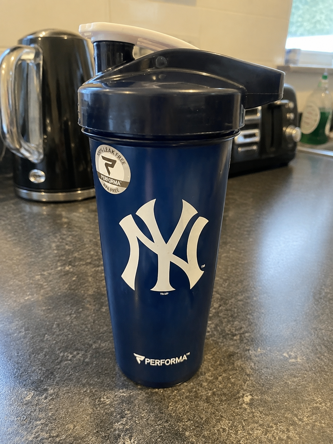 Performa New York Yankees Shaker Bottle - photo 2