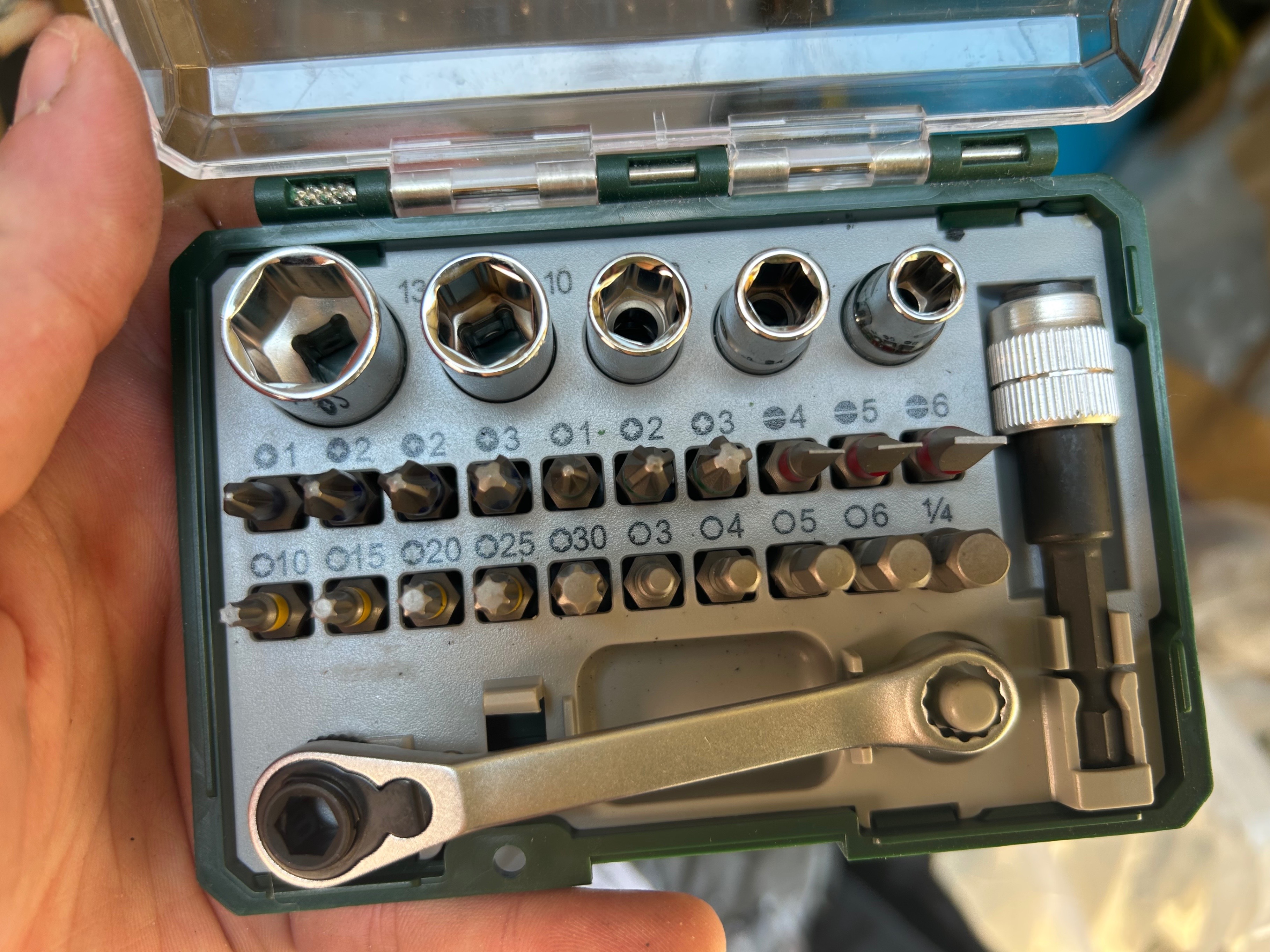 Bosch Ratchet Screwdriver Kit - photo 2