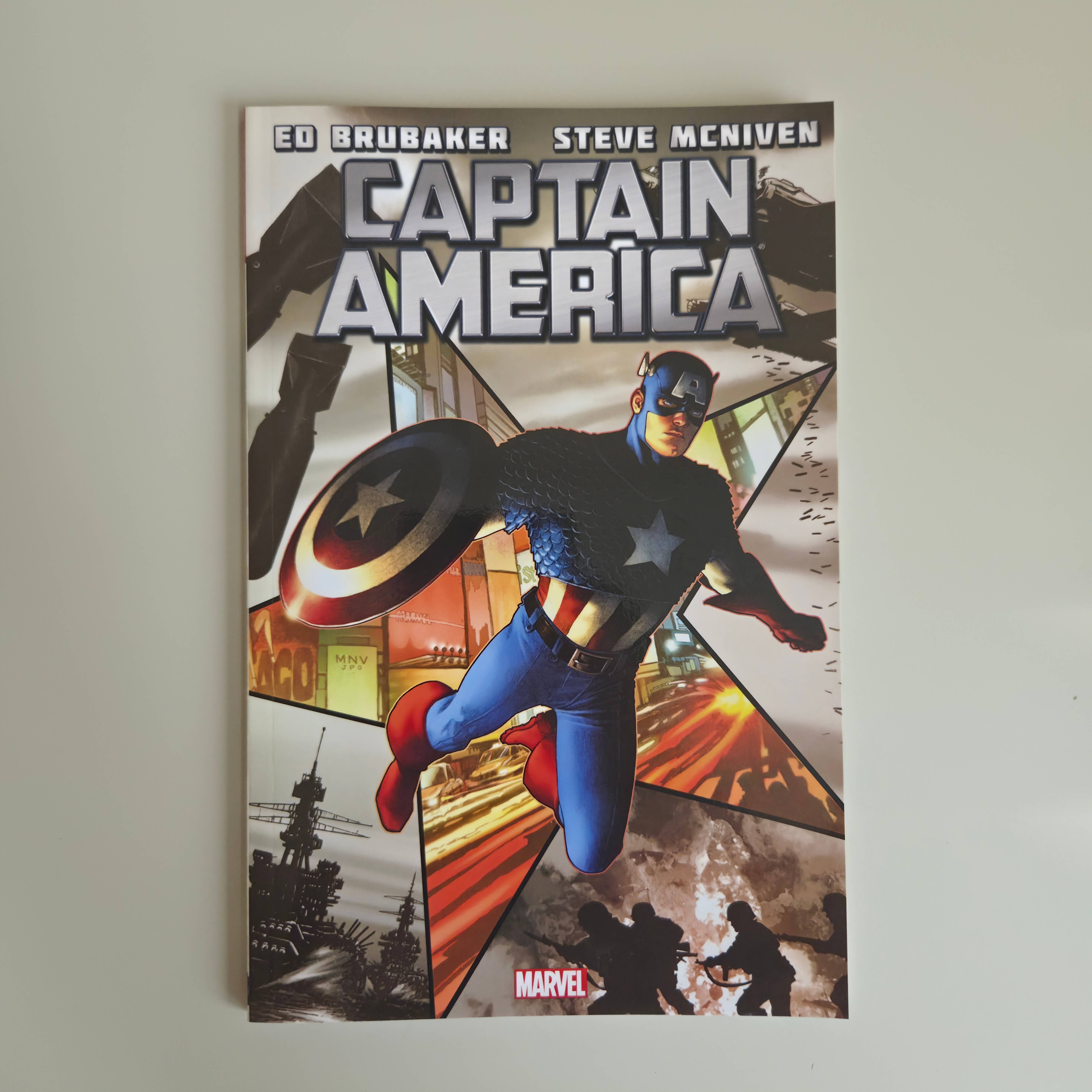 Marvel - 3-Marvel Universe Comic Books - Like New! 📚 - photo 2