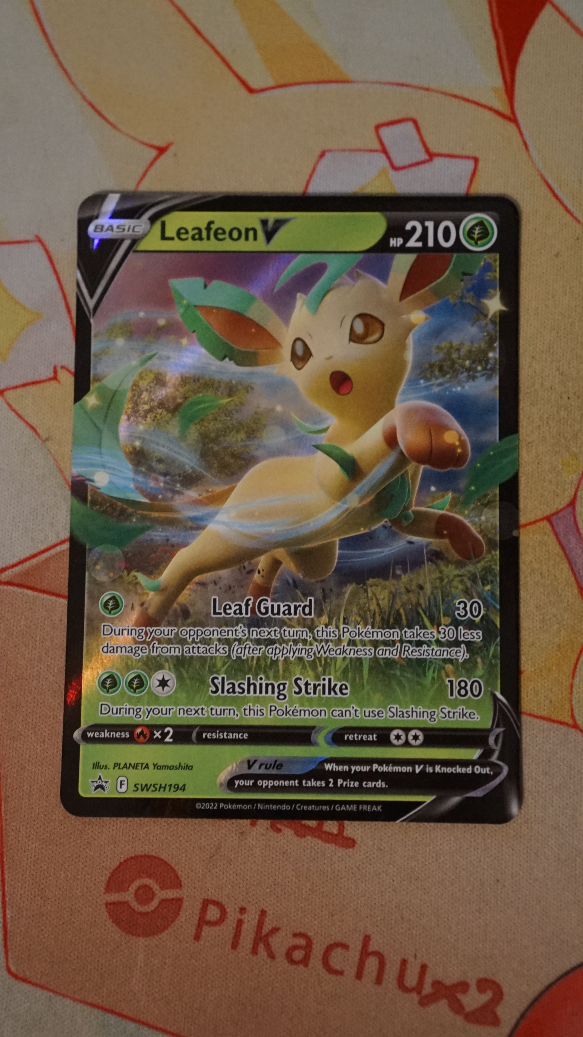 Pokemon Leafeon V SWSH194 SWSH Black Star Promo NM - photo 3