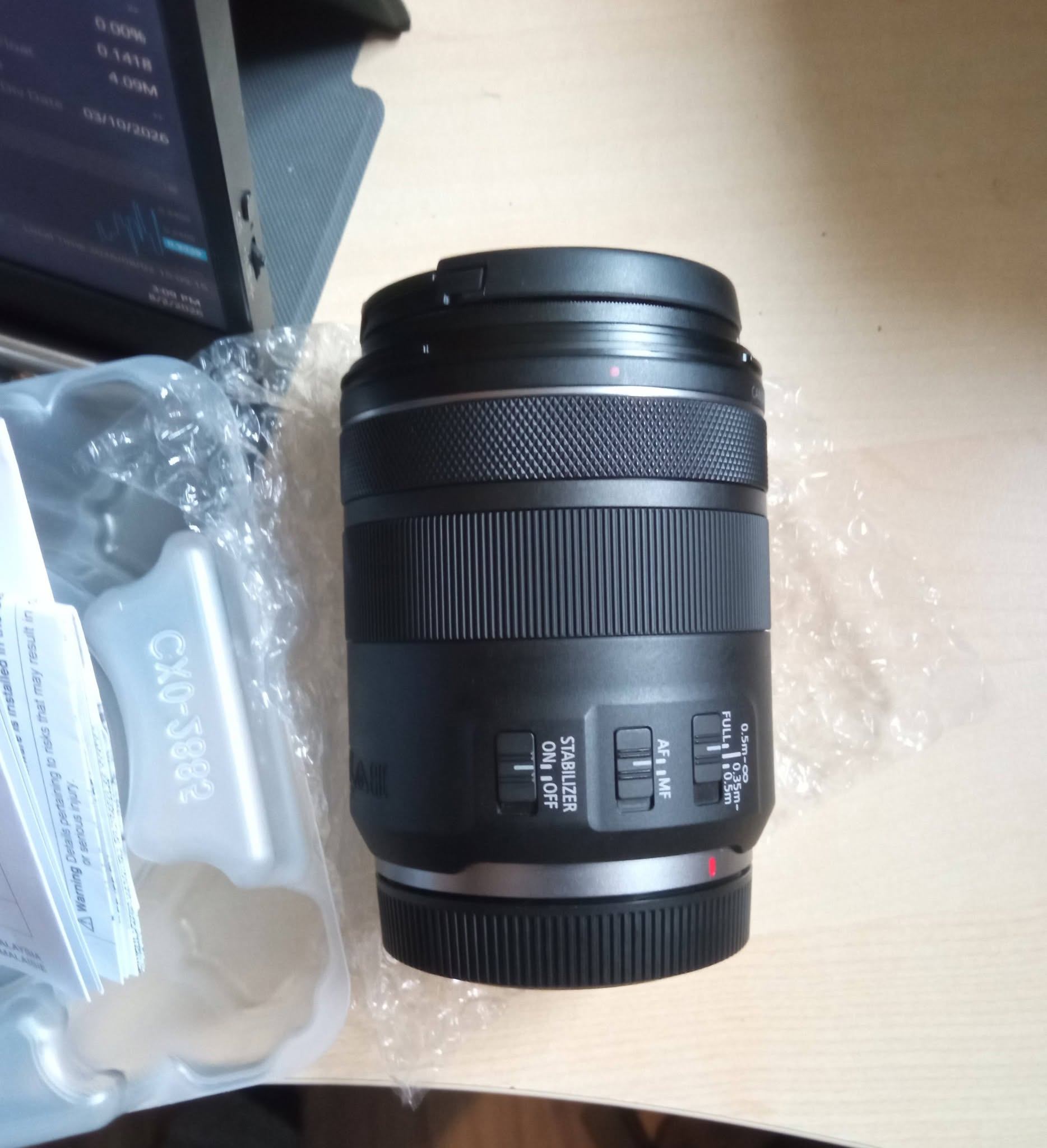 Canon RF 85mm f2 Macro IS STM