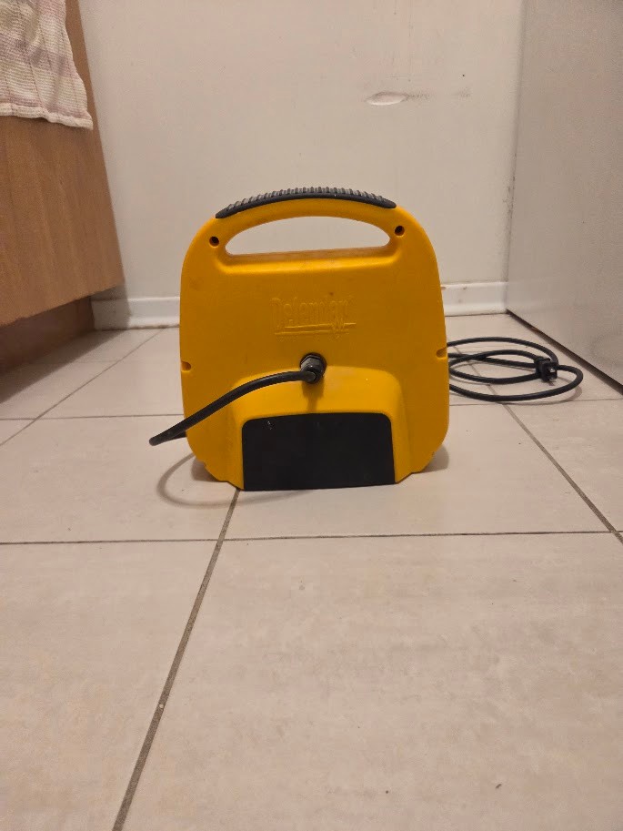 Defender LED Work Light / Floor Light (Tested & Working) - photo 2