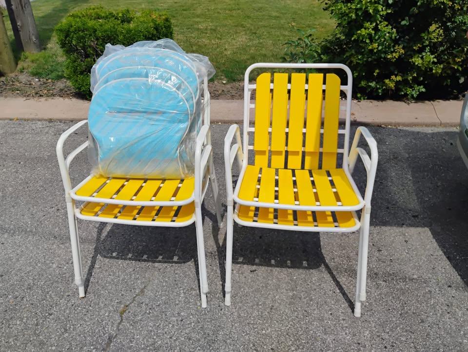Vintage 80s Heavy Duty Yellow/White Patio Chairs w/Covers NEW!!!