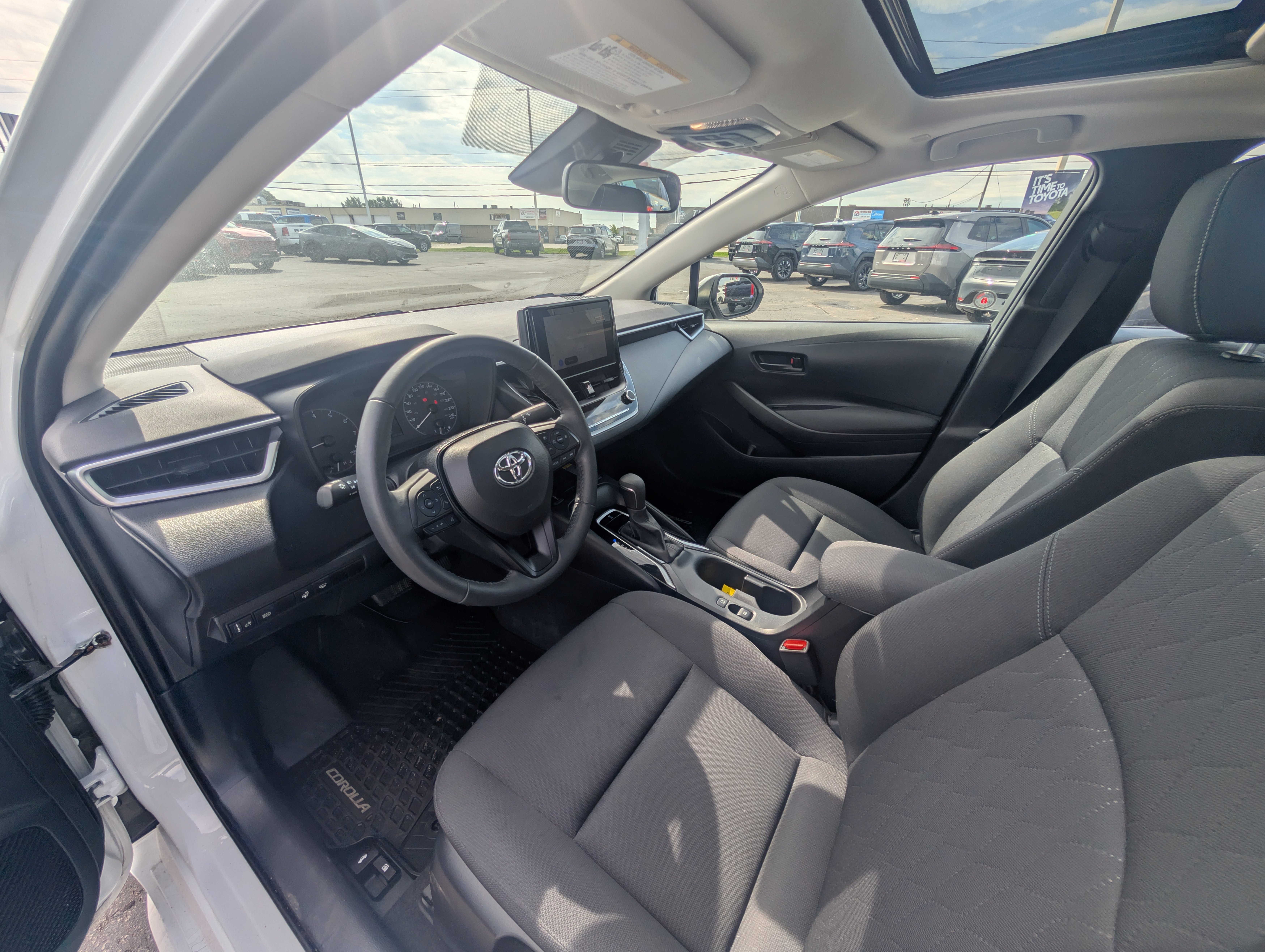 2024 Toyota Corolla LE - photo 5
