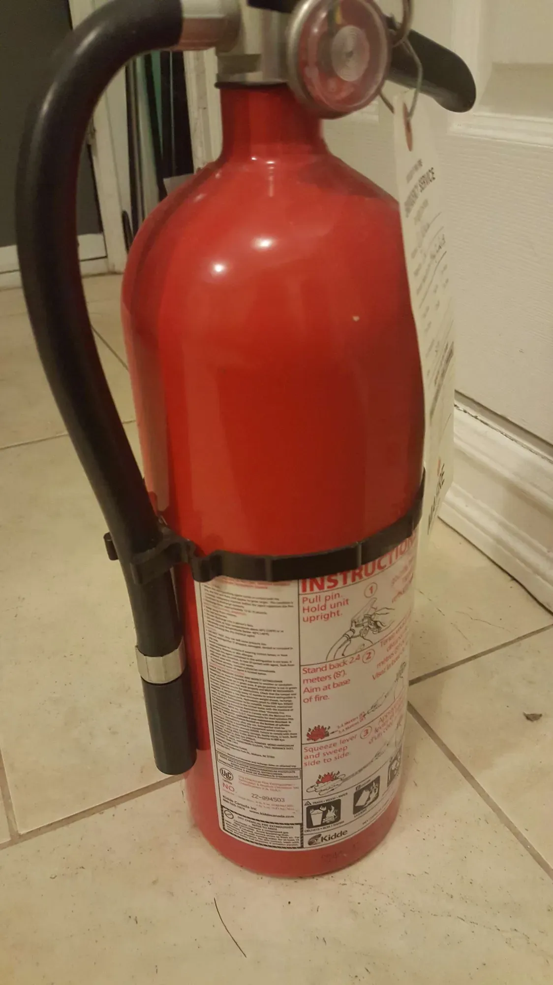 fire extinguisher - photo 2