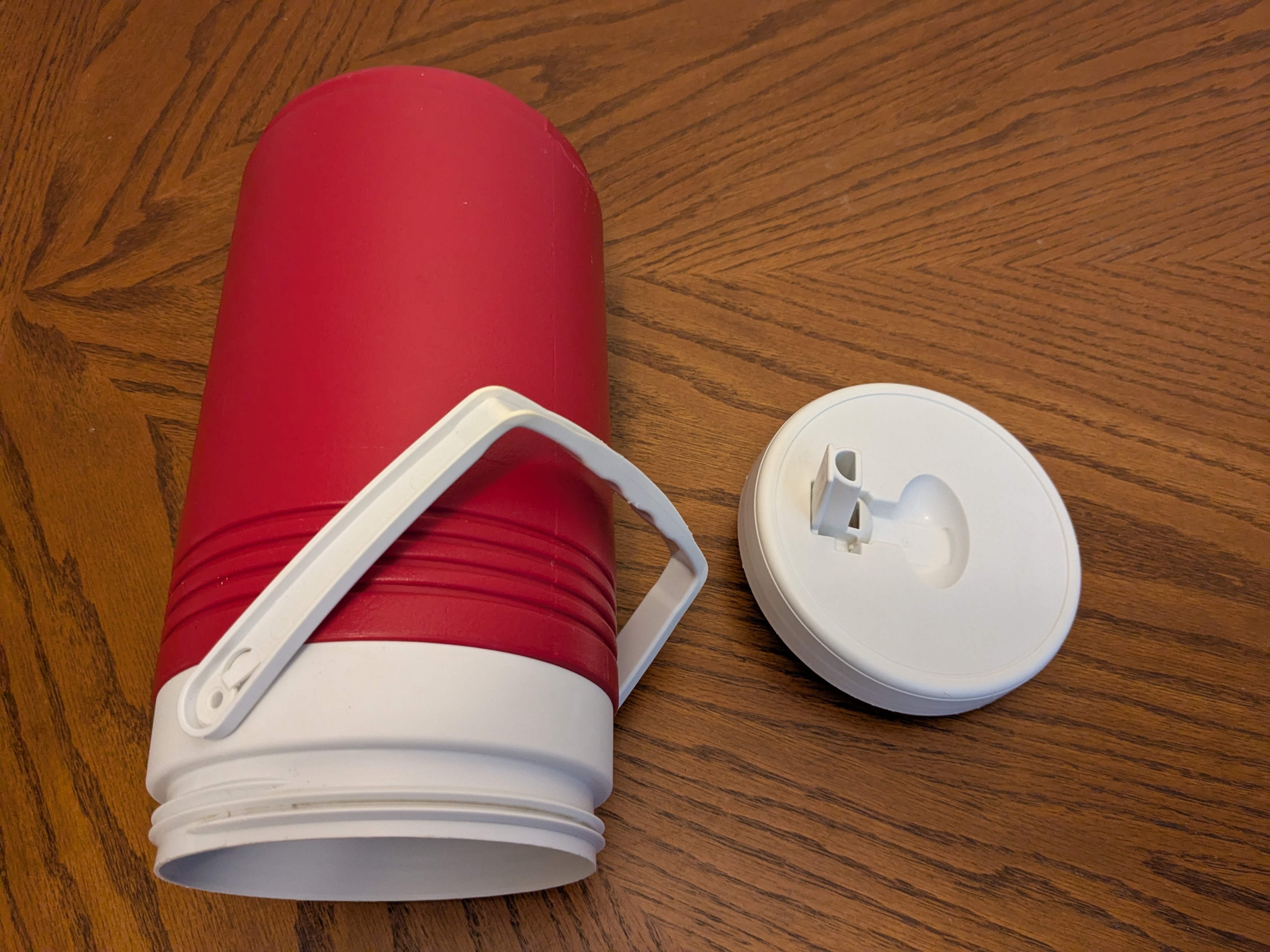 Insulated Beverage Jug with Flip-Cap and Handle 1/2-Gal / 2L - photo 4