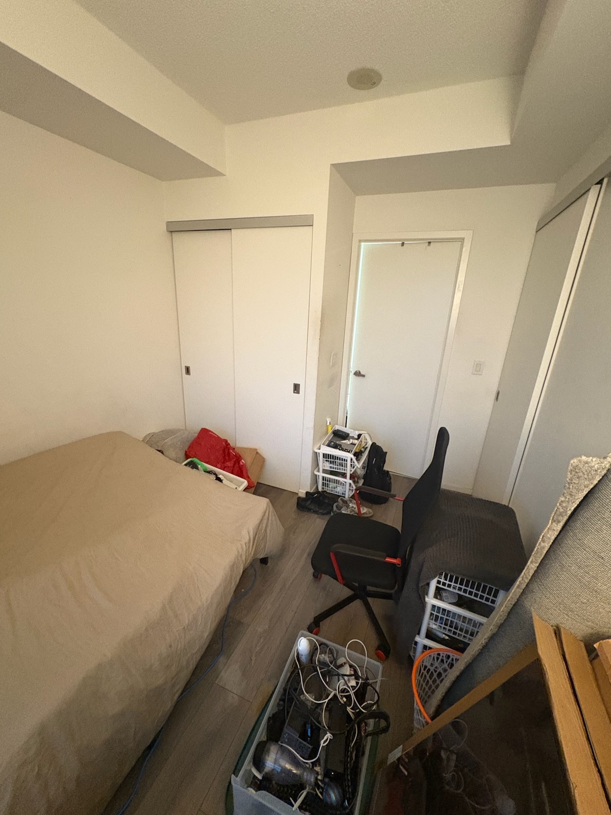 $1,550 / 1br - Master Bedroom + Ensuite | Downtown Toronto - photo 5