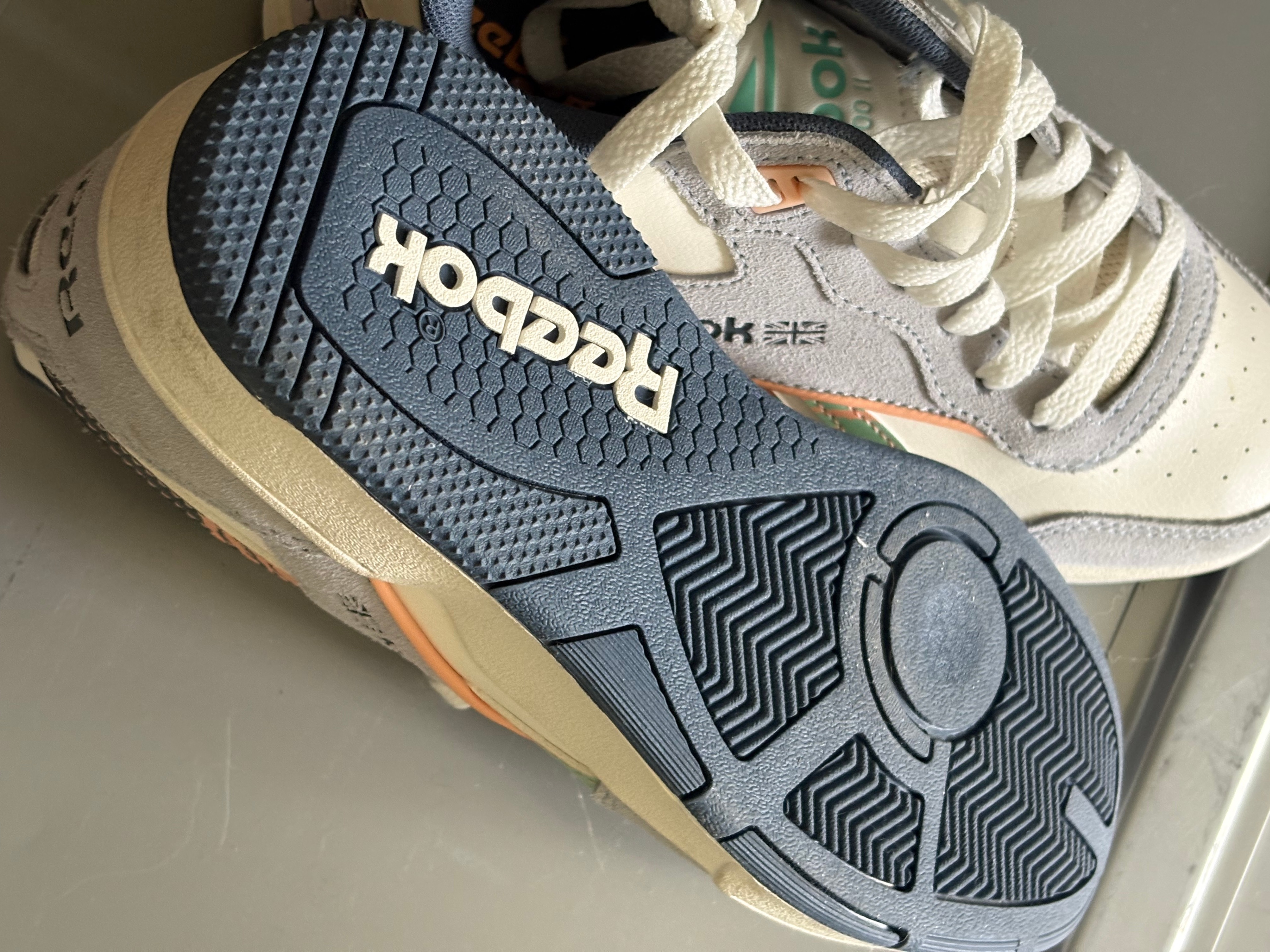 Reebok Sneakers – Grey/Cream – Kids Size US 4 (EUR 35) - photo 4