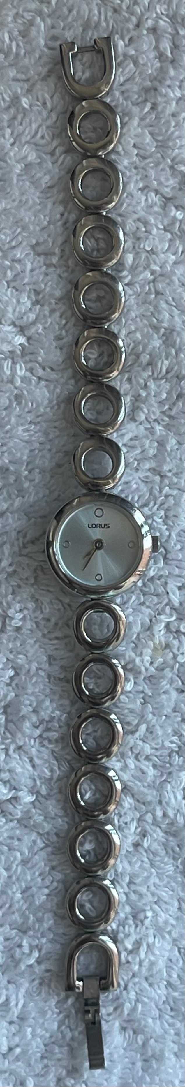 Vintage Lorus by Seiko Silver Circle Link Watch (Needs Battery) - photo 3