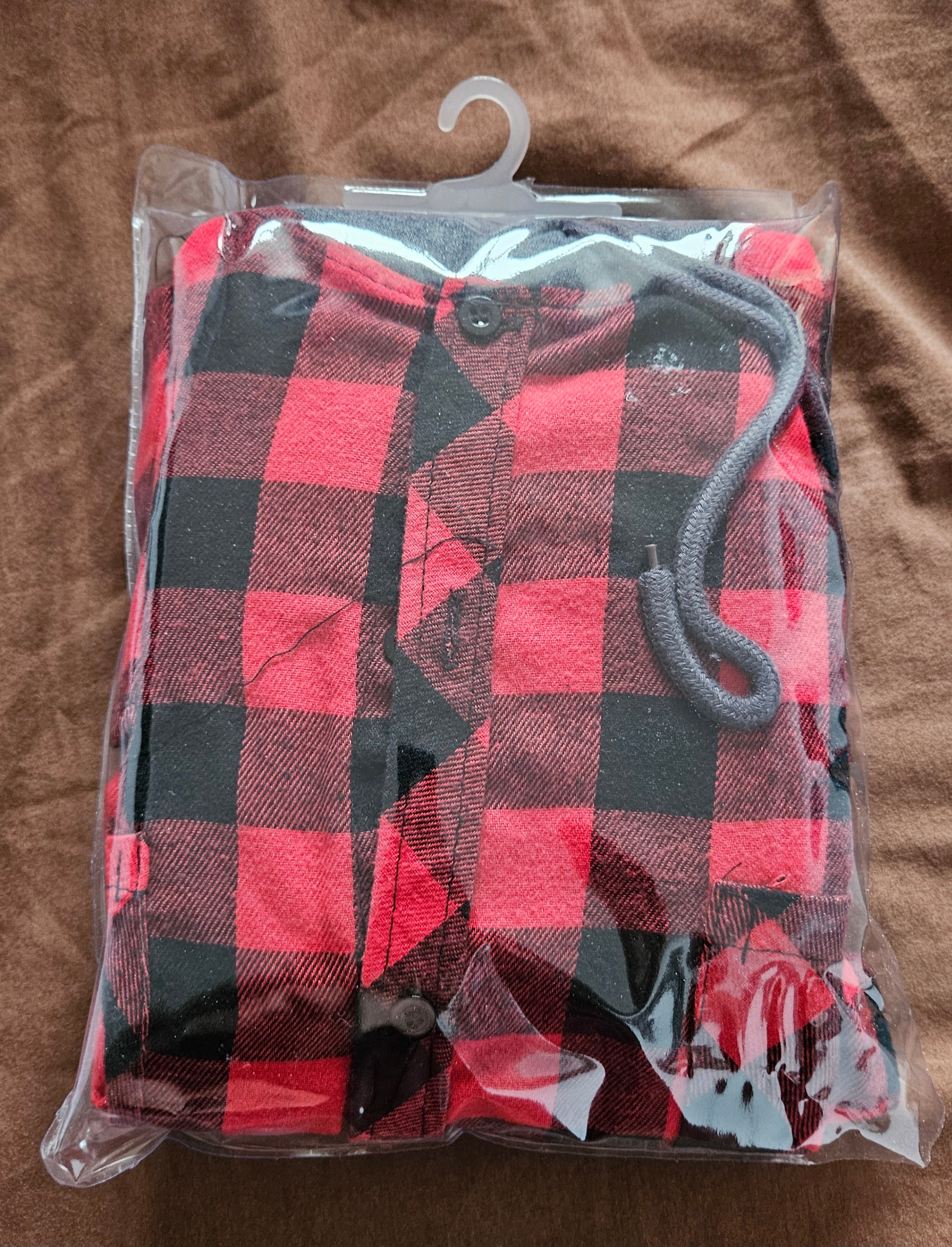 BRAND NEW MEN'S RED AND BLACK PLAID FLANNEL HOODIE SHIRT (XL) - photo 3