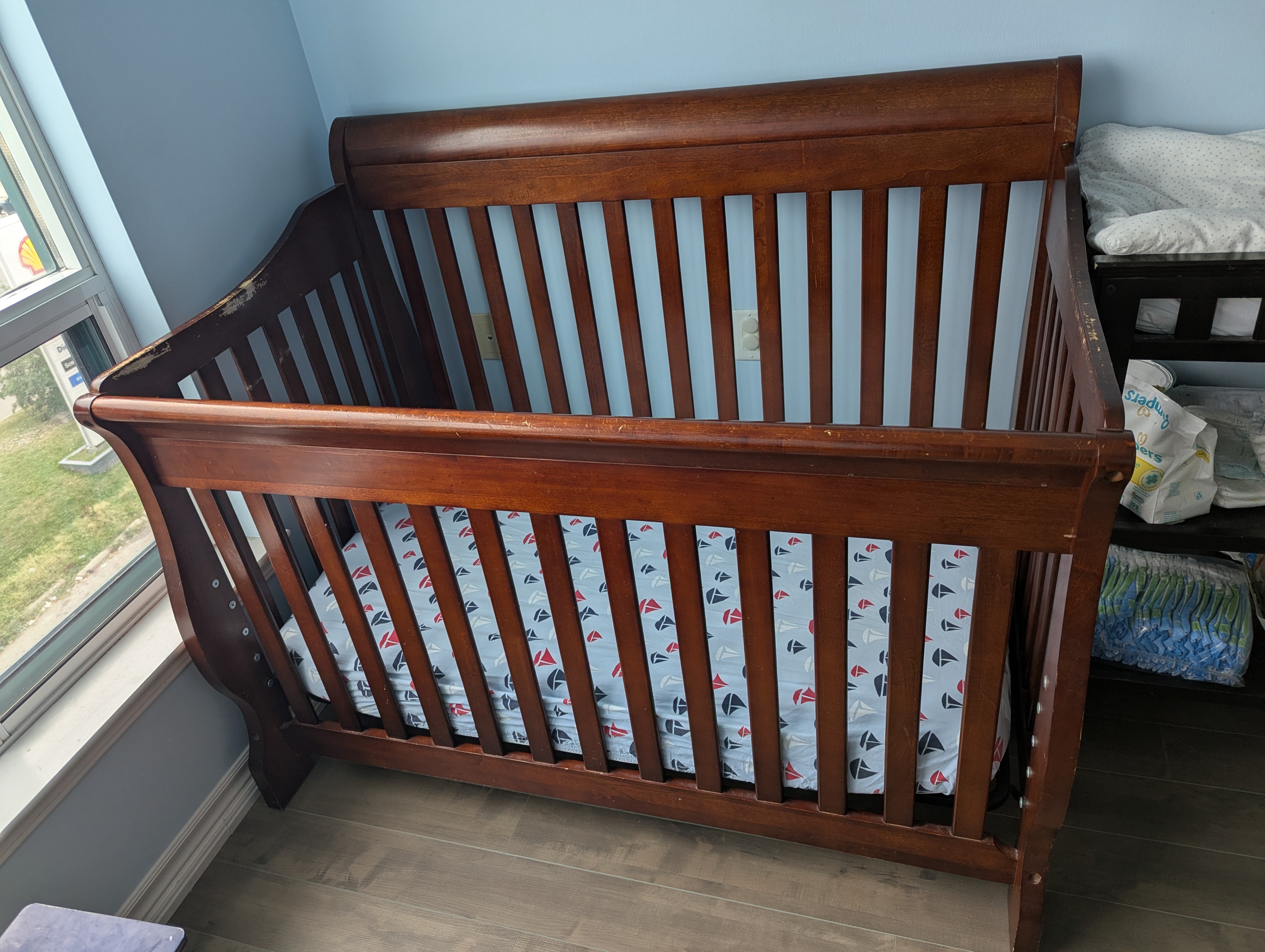 Wooden Baby Crib with Mattress