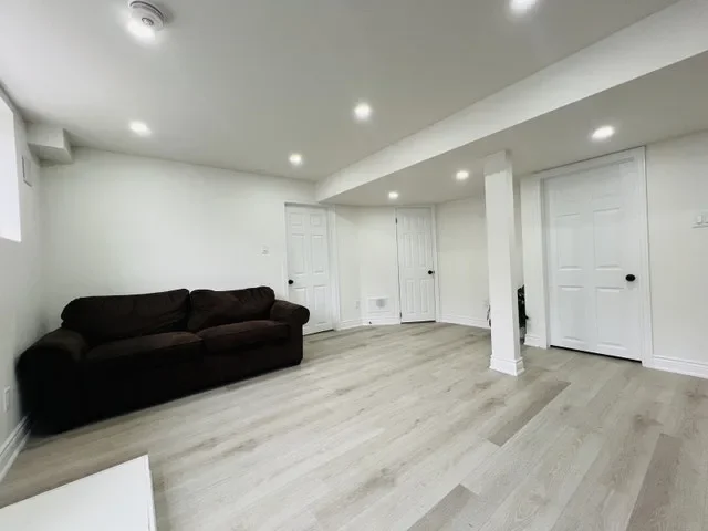 Legal Brand-New 2 Bed 1 Bath basement for Rent - photo 4
