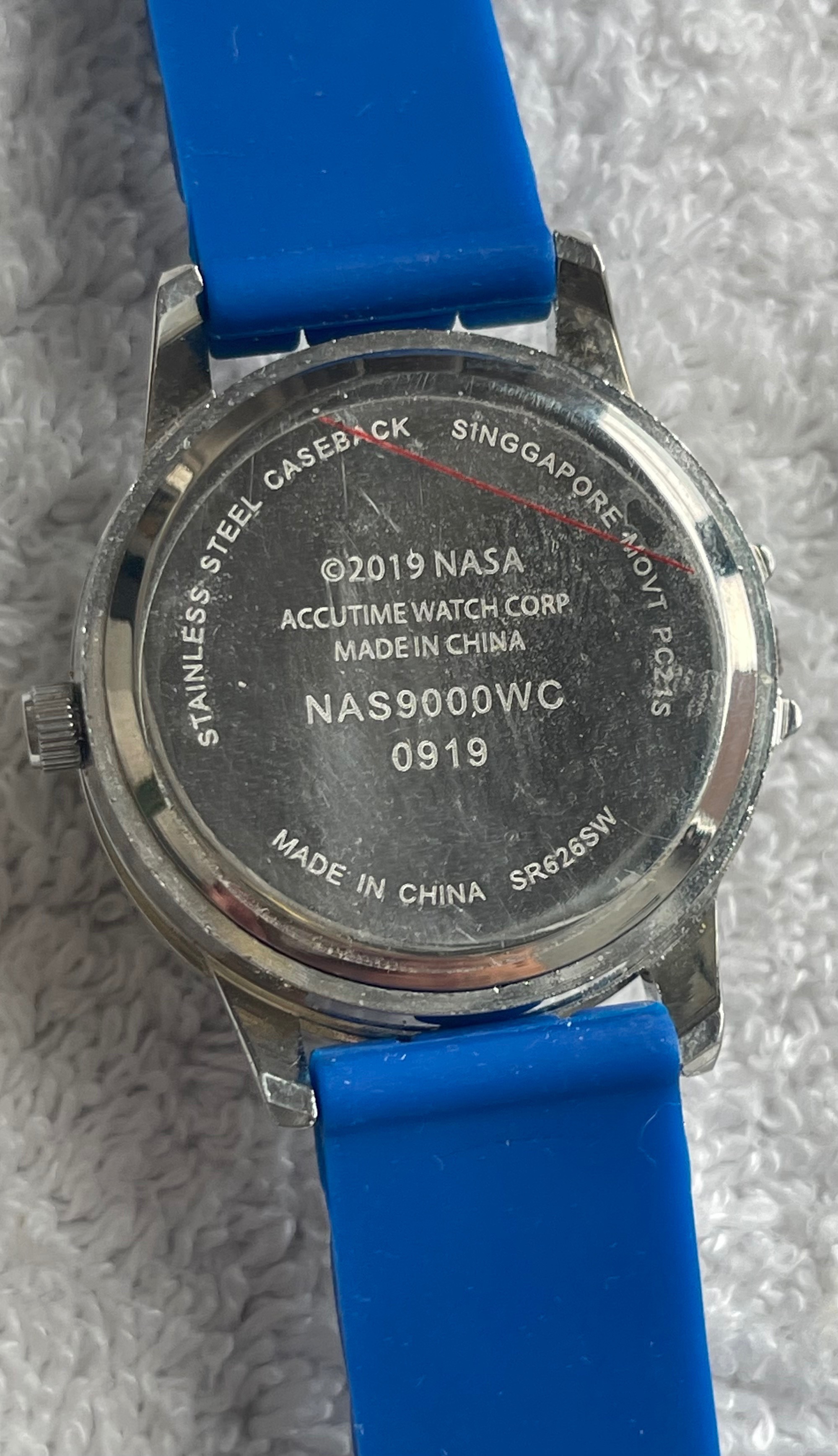 Official NASA Pop-Open Spinning Logo Watch w/ Astronaut Dial - photo 4