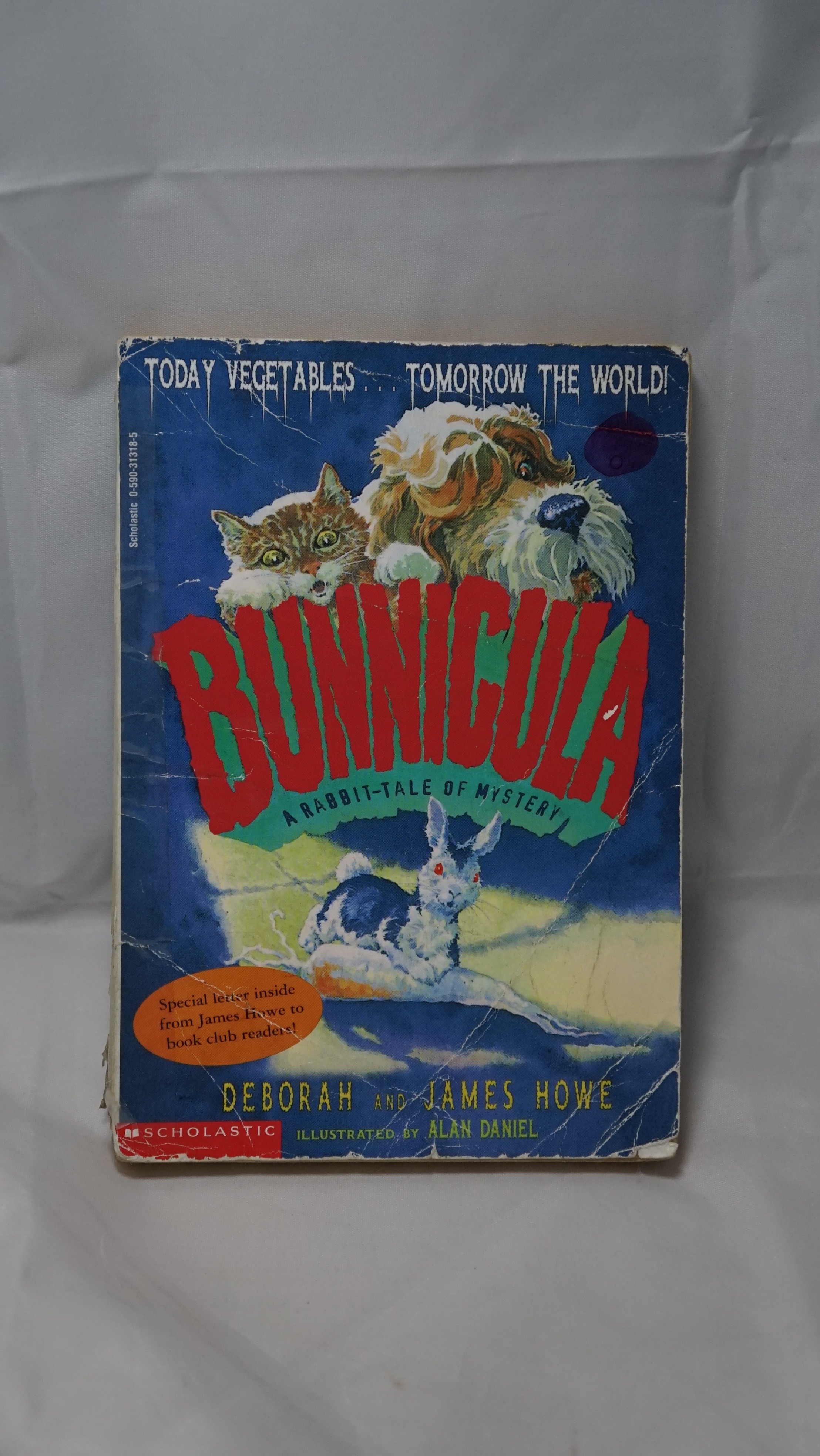 Bunnicula A Rabbit-Tale of Mystery Deborah James Howe Scholastic