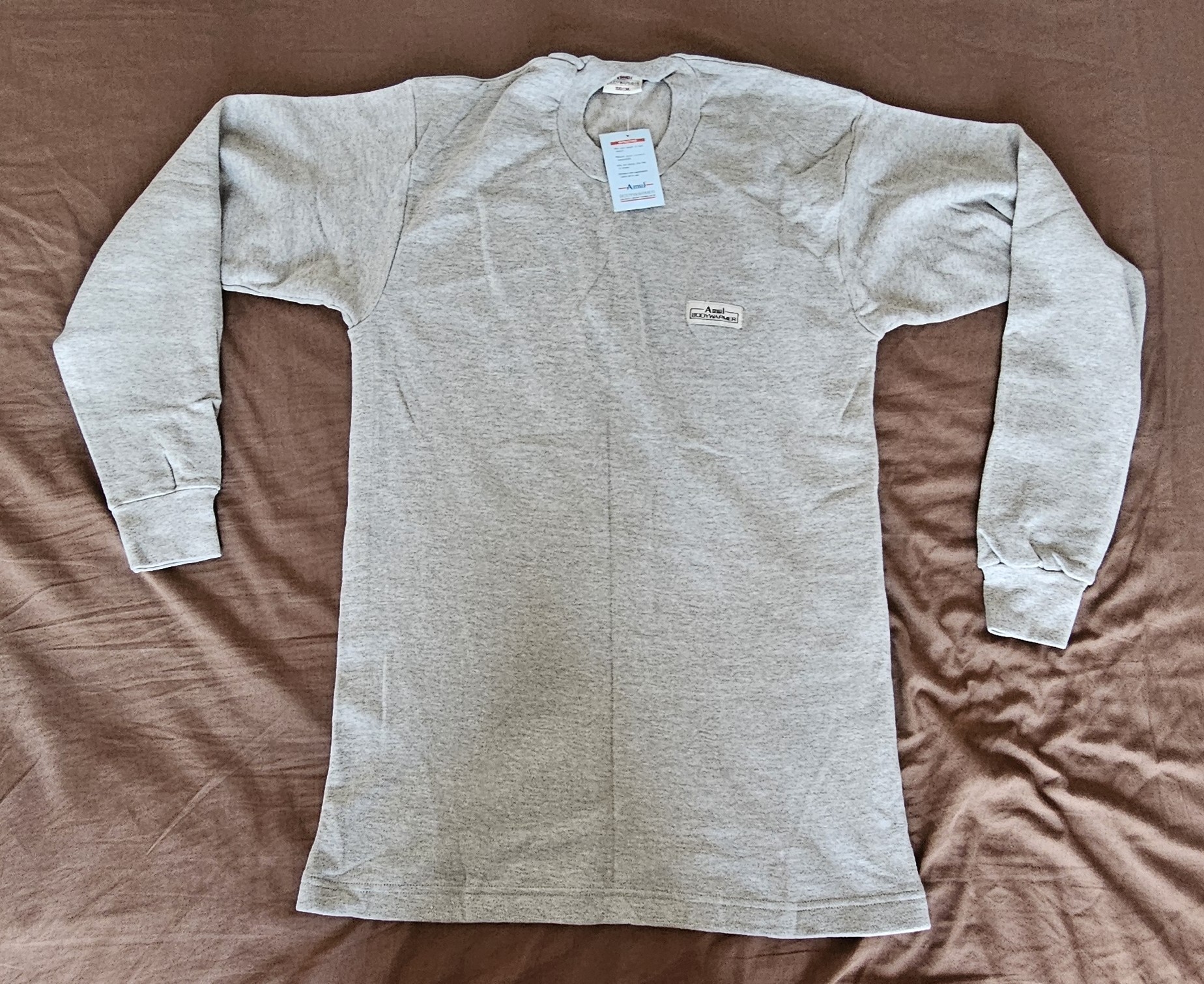 BRAND NEW MEN THERMAL LONG SLEEVE T-SHIRT (LARGE)