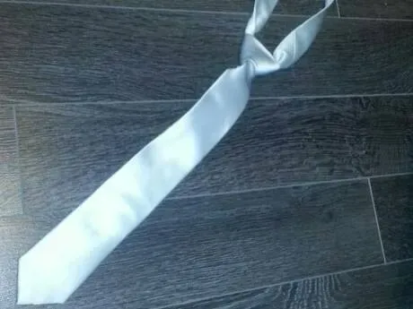 White Le Chateau Neck Tie - photo 5