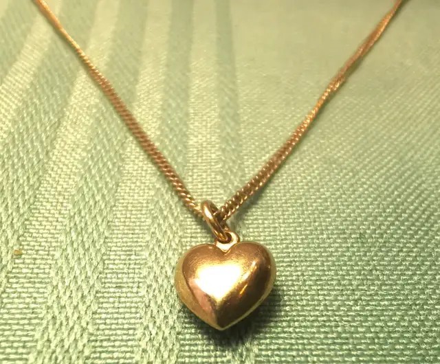 1980s Solid 10K Yellow Gold Puffed Heart Pendant Necklace 15.5"