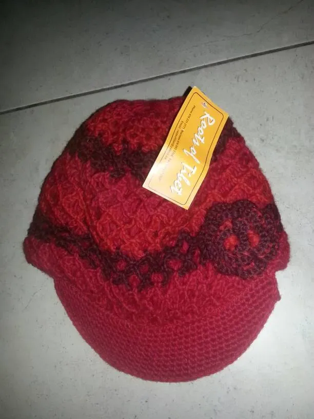 Warm 100% Wool HandMade Red Hat / Toque -- Cozy And Stylish - photo 2