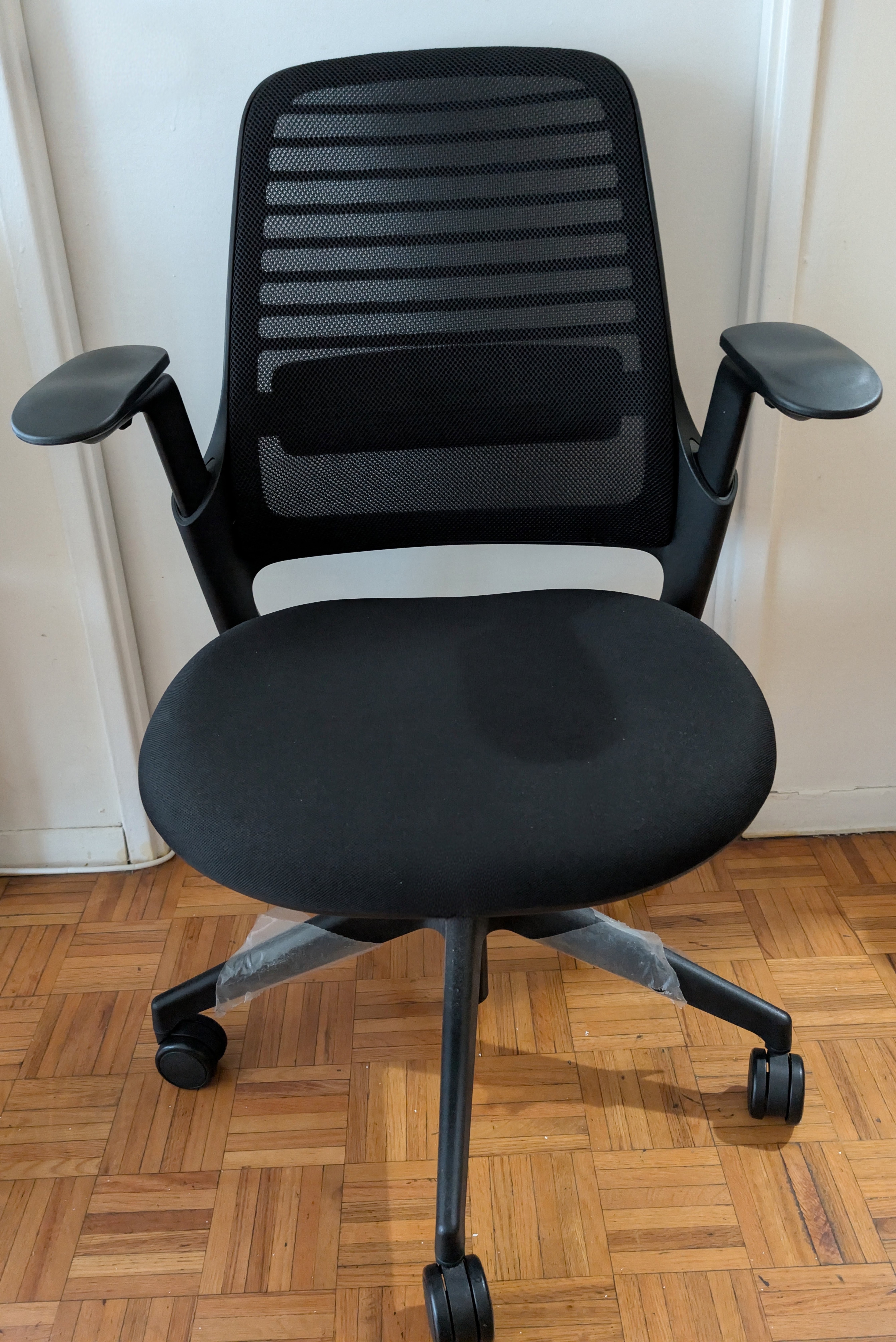 ‼️MOVING OUT SALE‼️ Steelcase Series 1 Ergonomic Office Chair