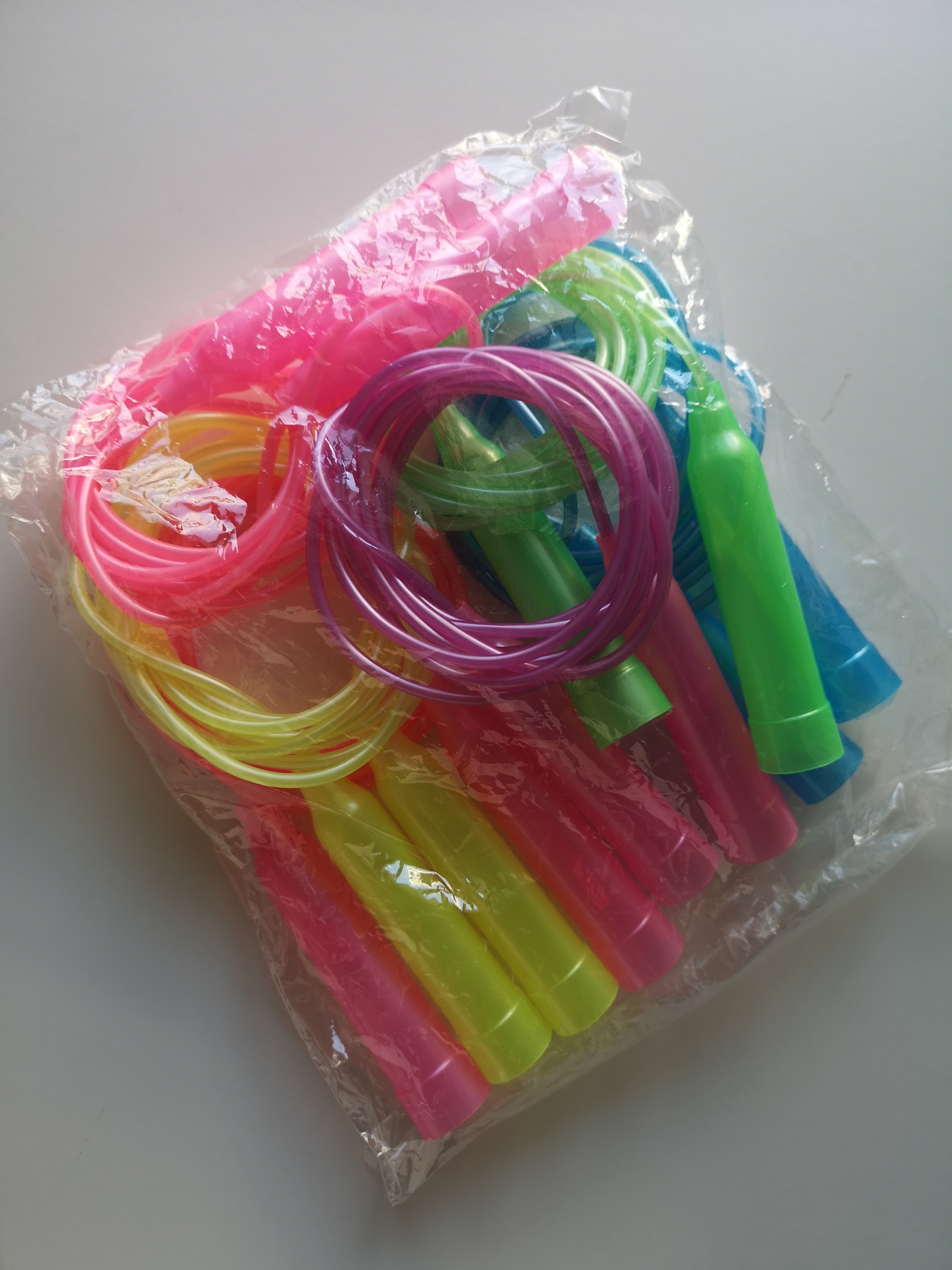 Set of 6 colourful jump ropes for children kids child