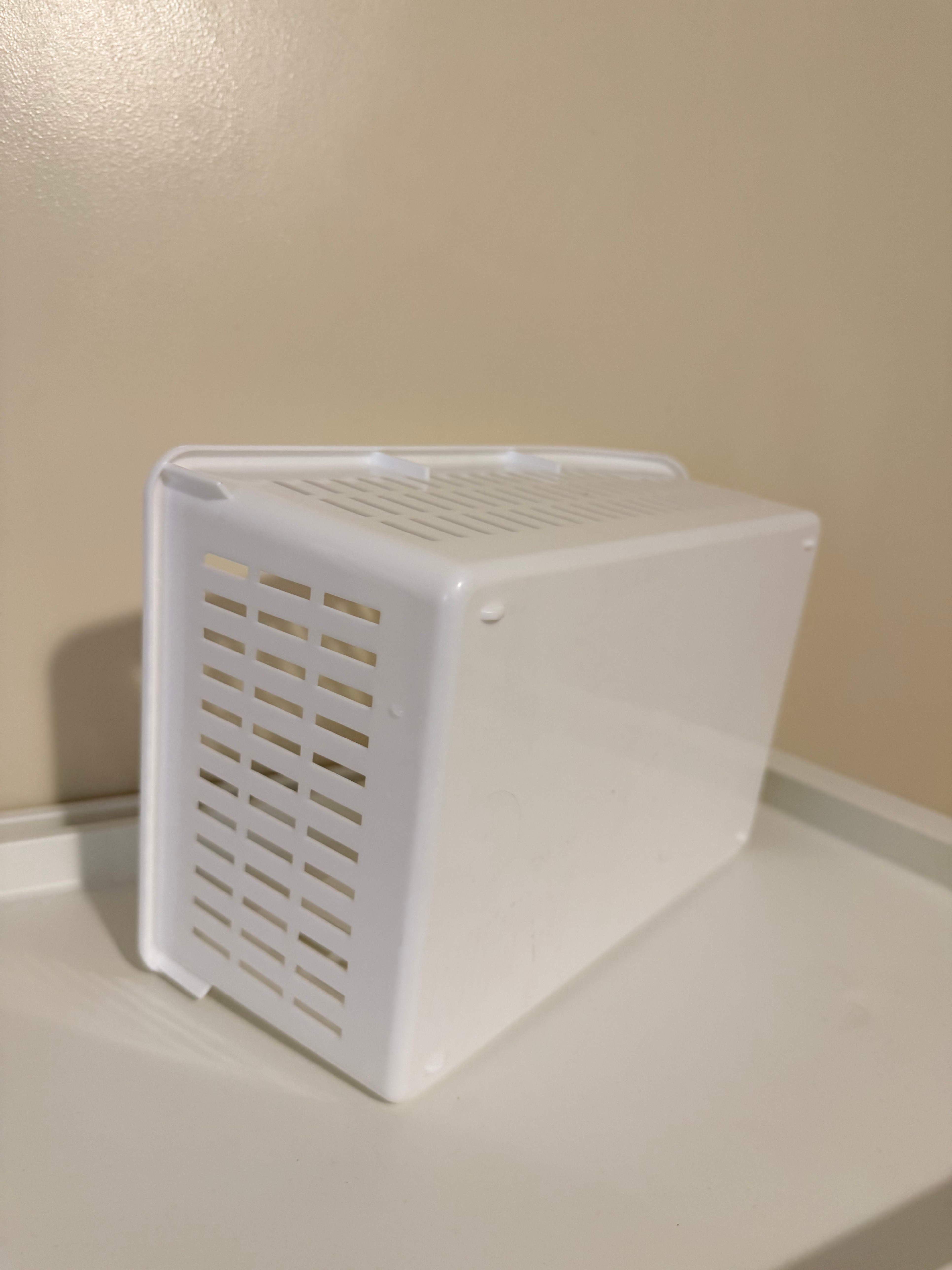 White Plastic Storage Basket - photo 5