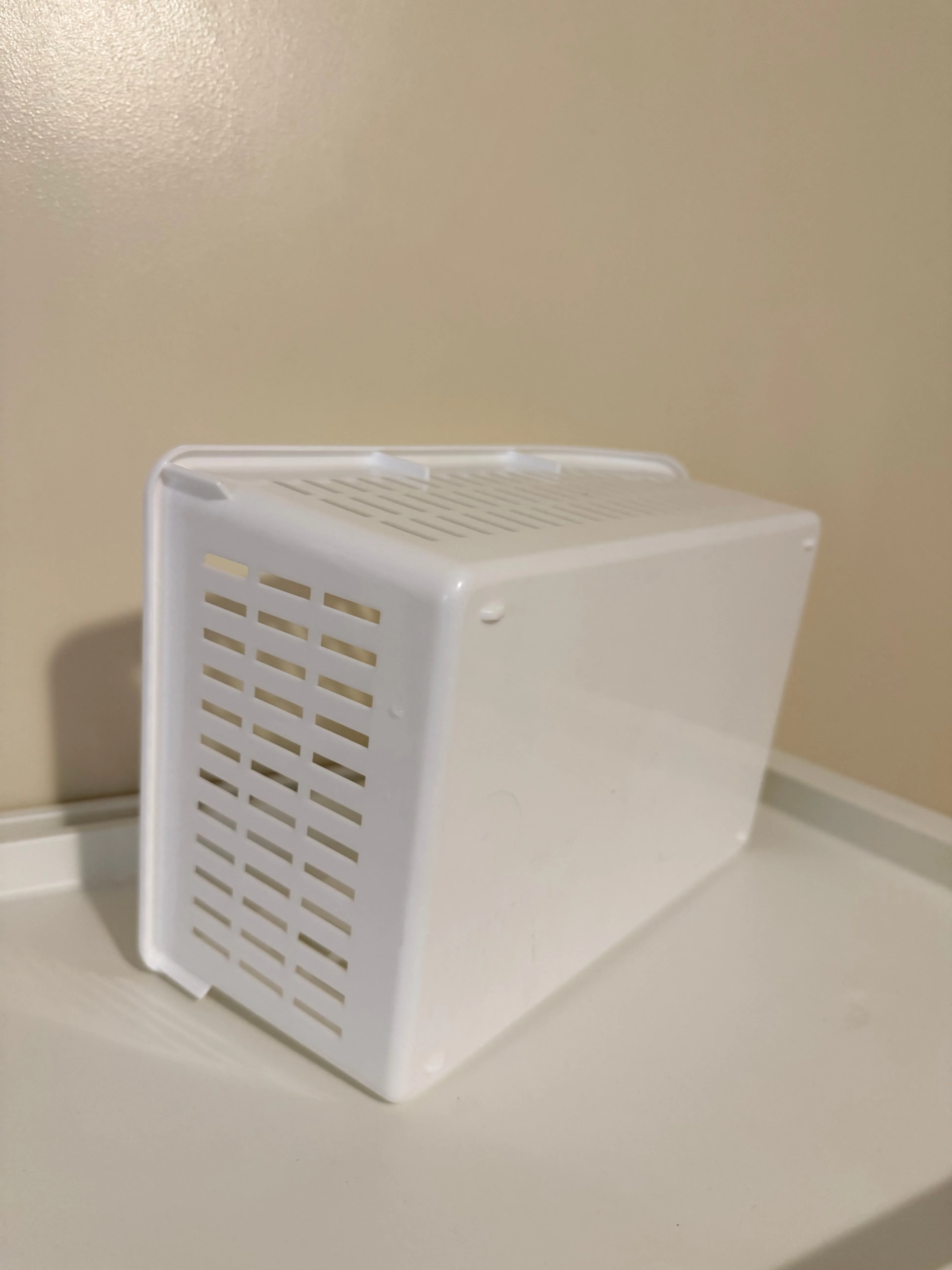 White Plastic Storage Basket - photo 5