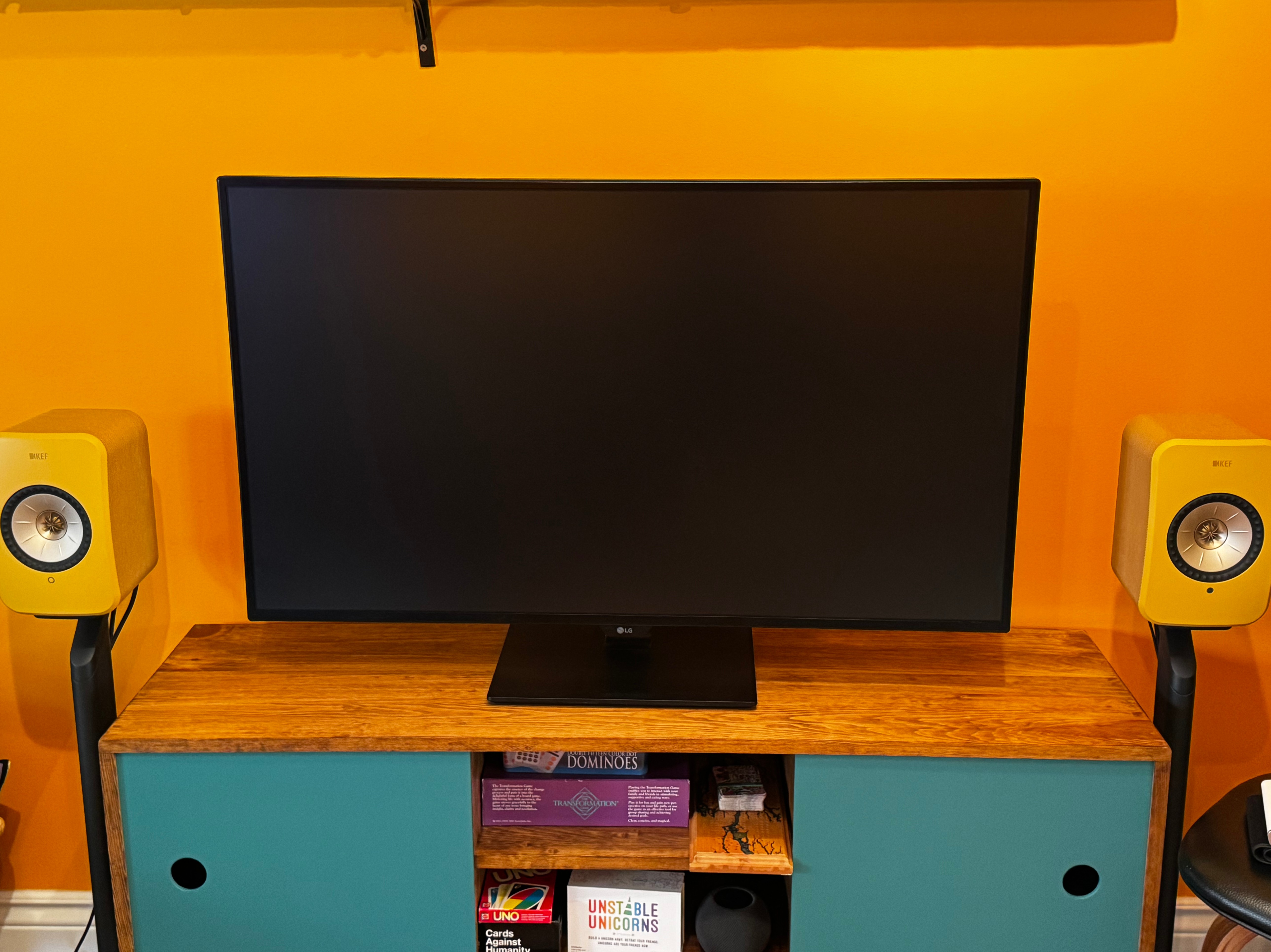 LG 43UN700-B 43" 4K UHD IPS Monitor - photo 2