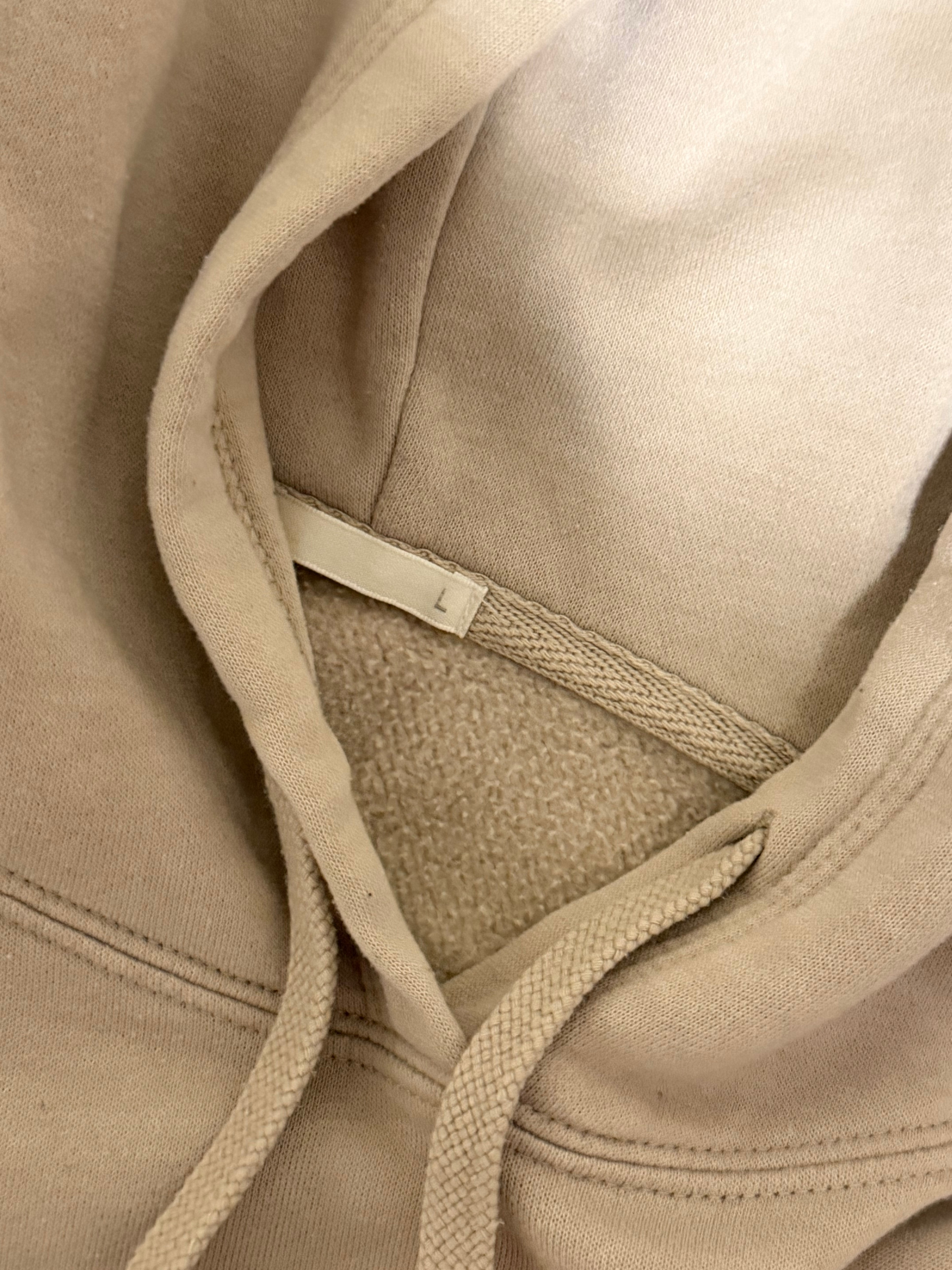 GU Beige / Taupe Pullover Hoodie – Size L