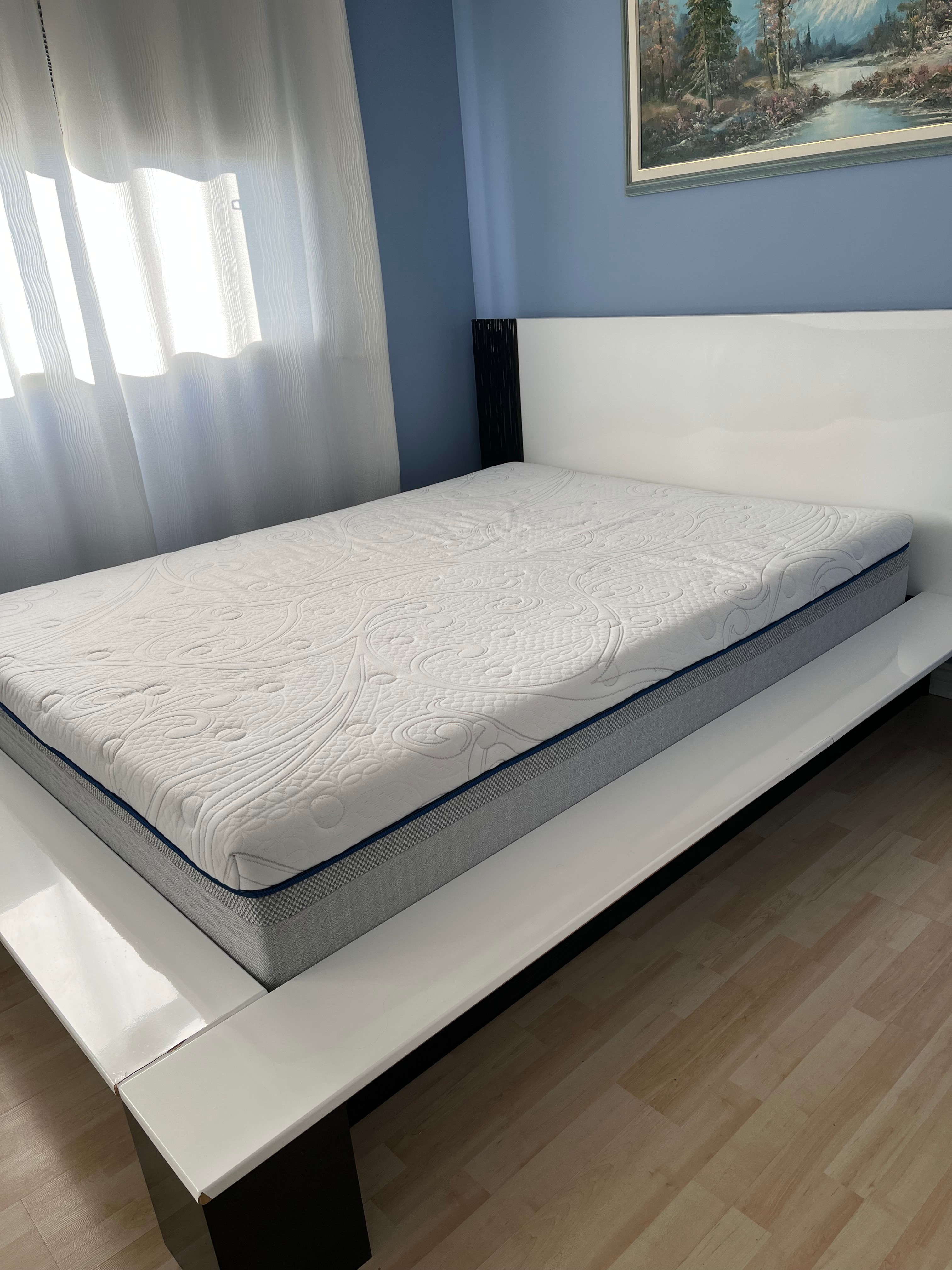 Queen Bed by Ashley $100 - photo 2