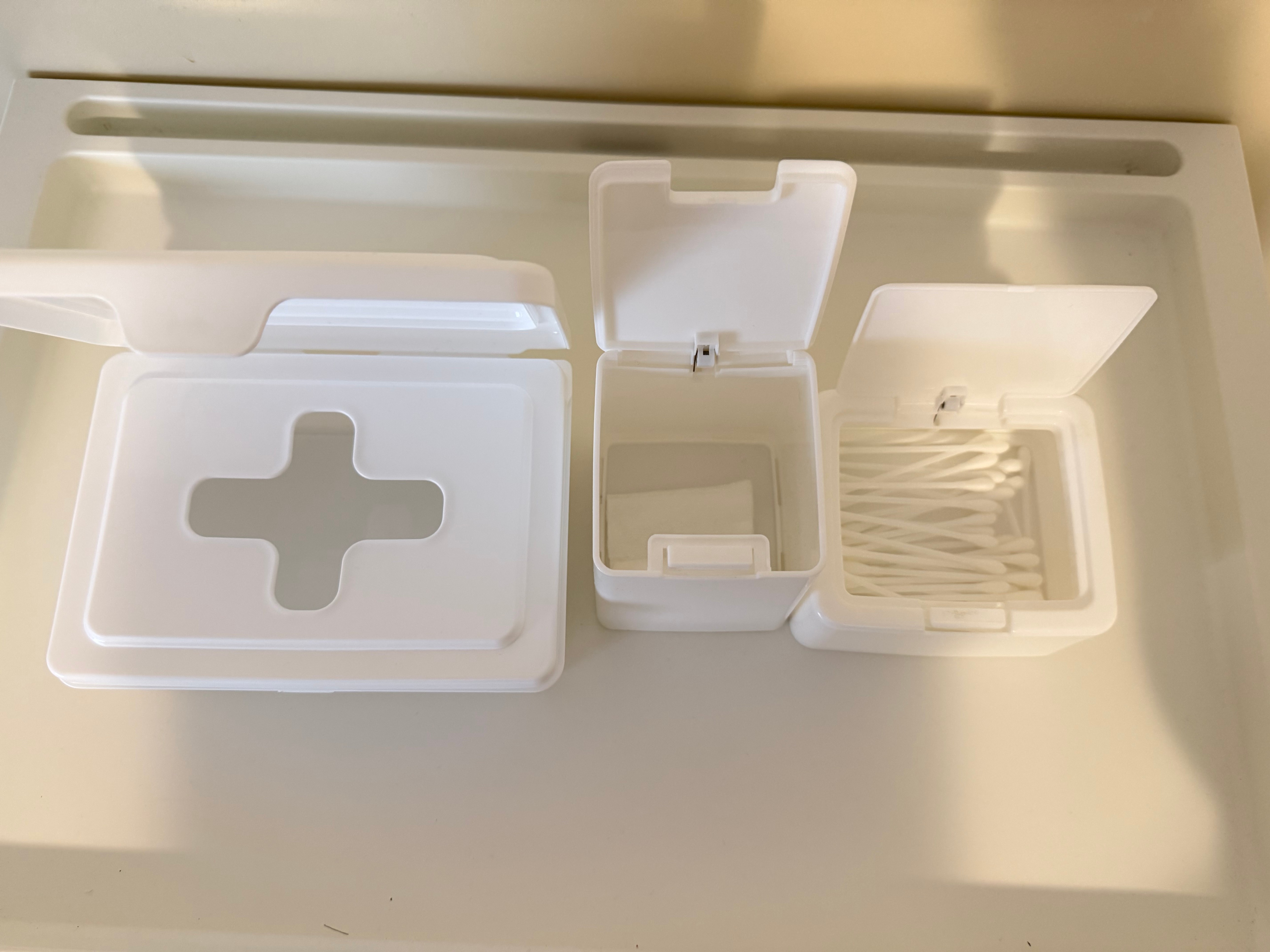 Set of 3 White Storage Boxes with Lids