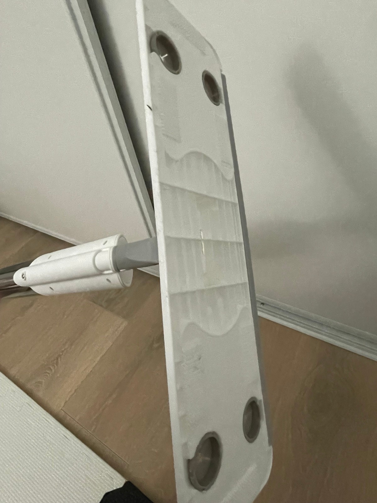 Spray Mop with Reusable Microfiber Pad - photo 4