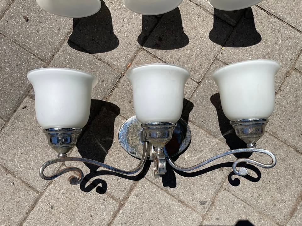 Chrome Bathroom Vanity Lights - photo 3