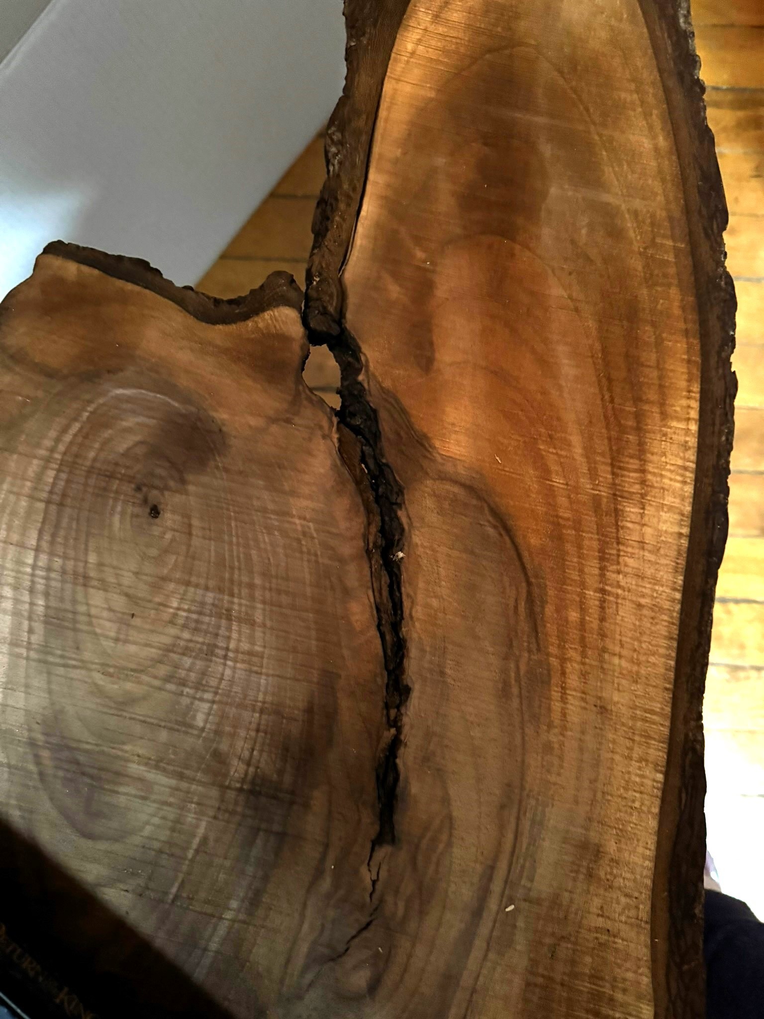 Walnut Live Edge Coffee Table / Table en noyer noir bord naturel - photo 5
