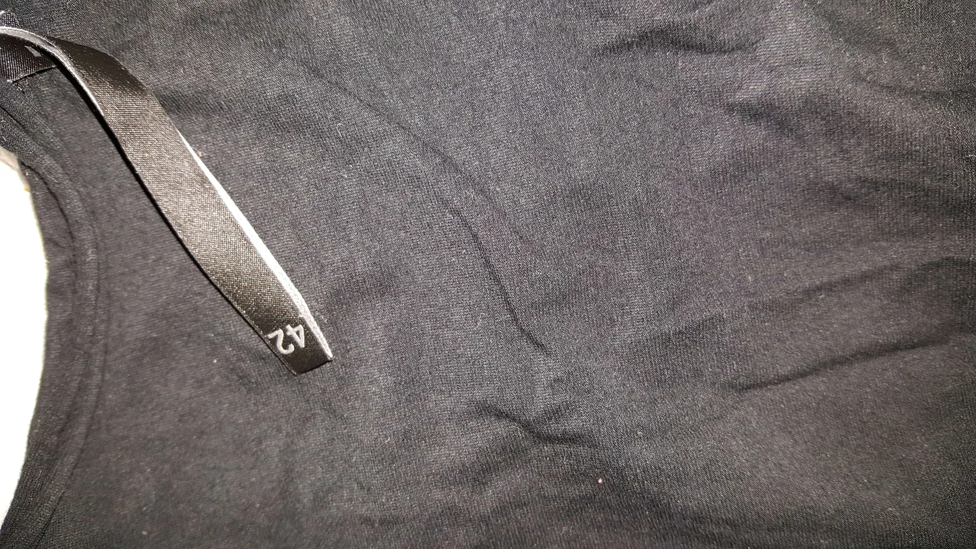 Black Italian tank top w neat side detail -- Liviana Conti De... - photo 5